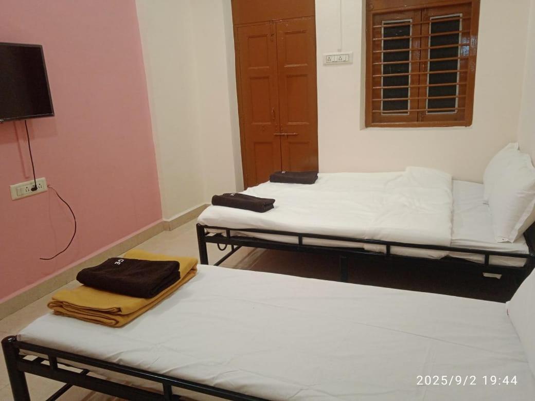 Galaxy Executive & Ac Guest house