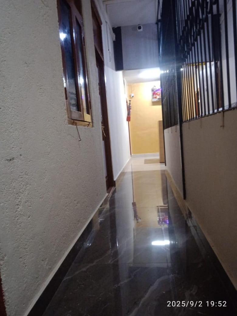 Galaxy Executive & Ac *