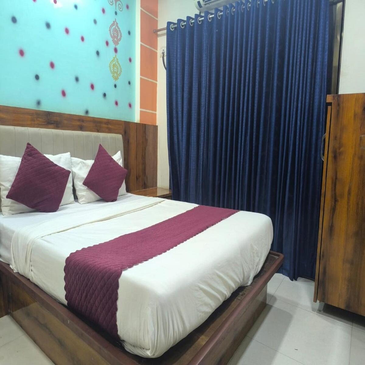 Guest house Om Sai Residency *