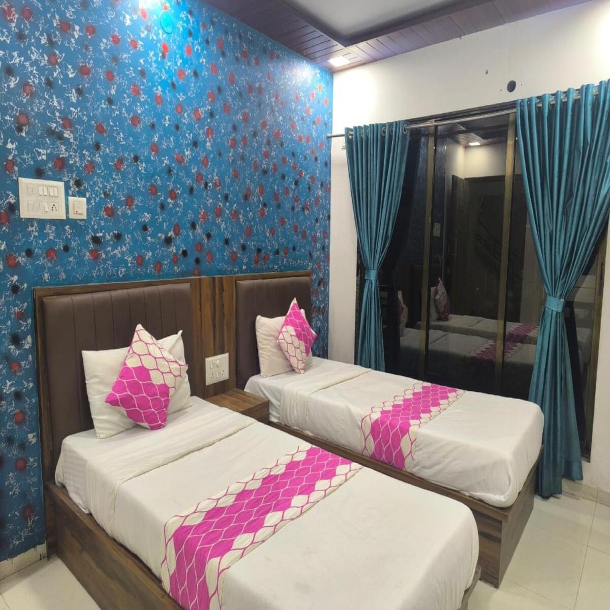 Guest house Om Sai Residency