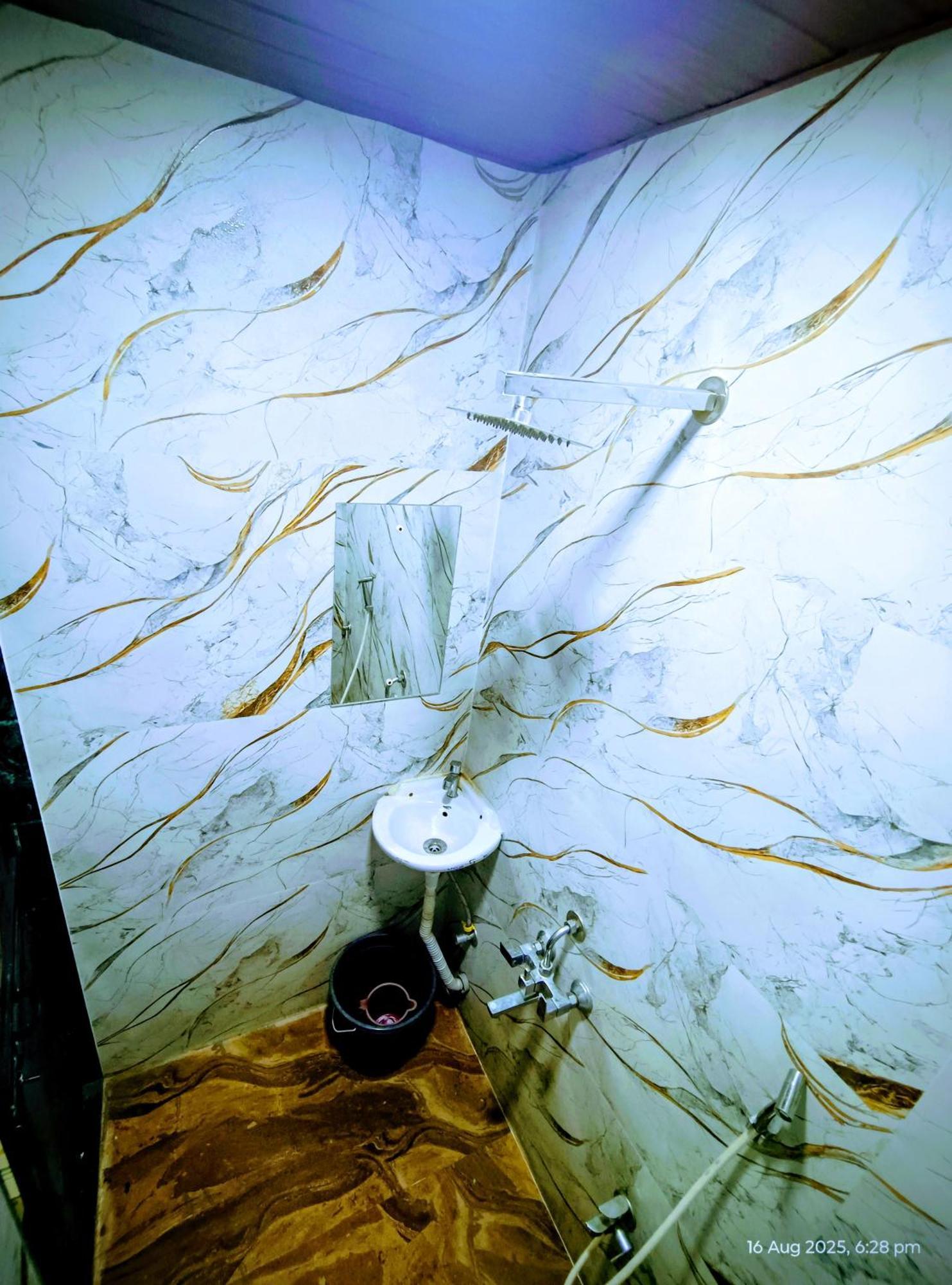 Royal And In Asalpha Hostel Mumbai