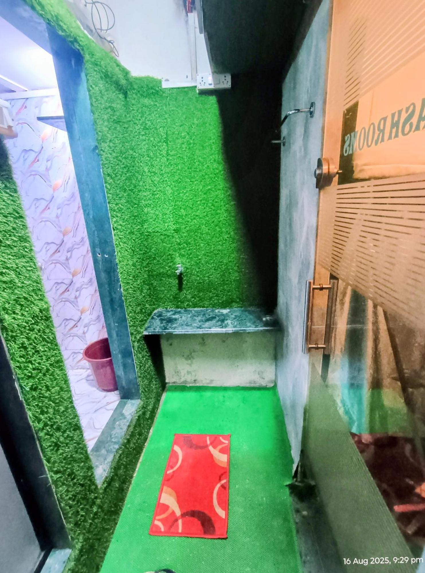 Hostel Royal And In Asalpha Mumbai