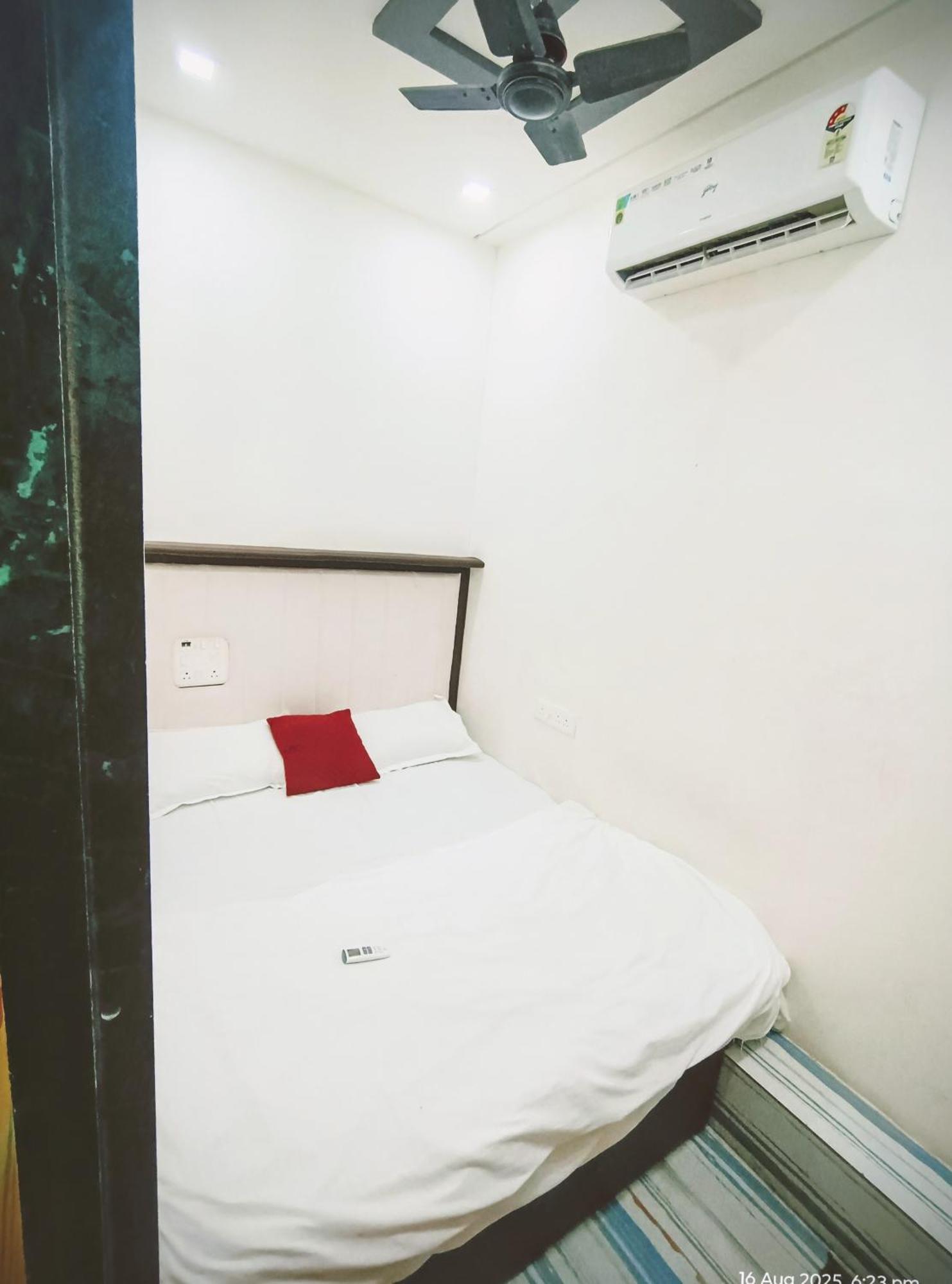 Hostel Royal And In Asalpha