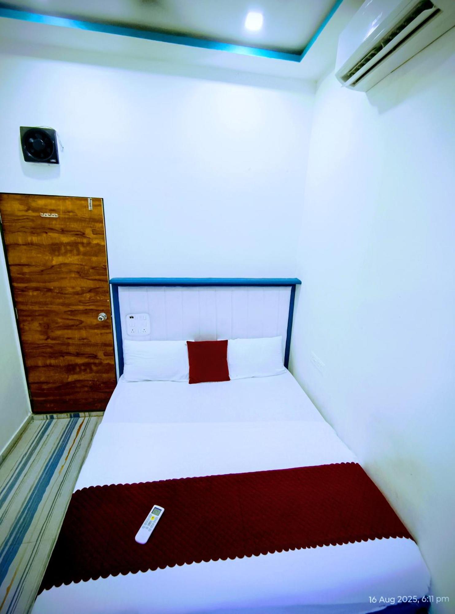 Royal And In Asalpha Hostel