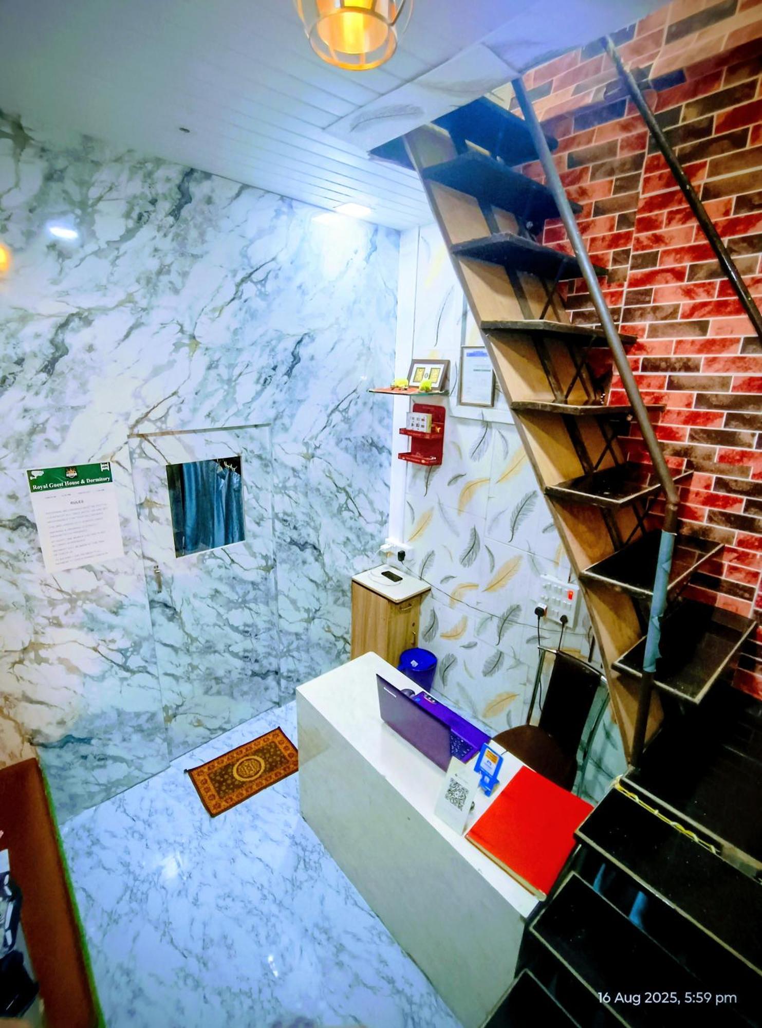 Royal And In Asalpha