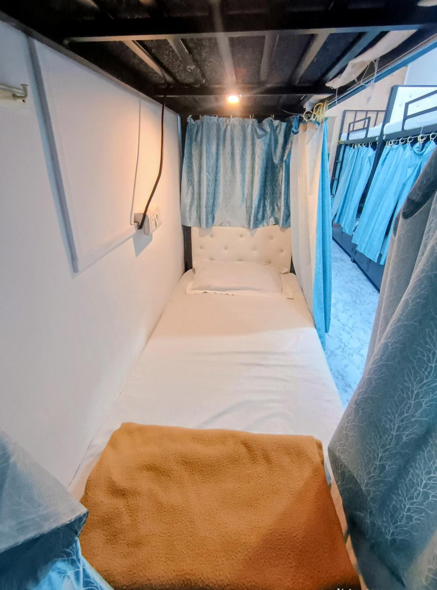 Royal And In Asalpha Hostel *