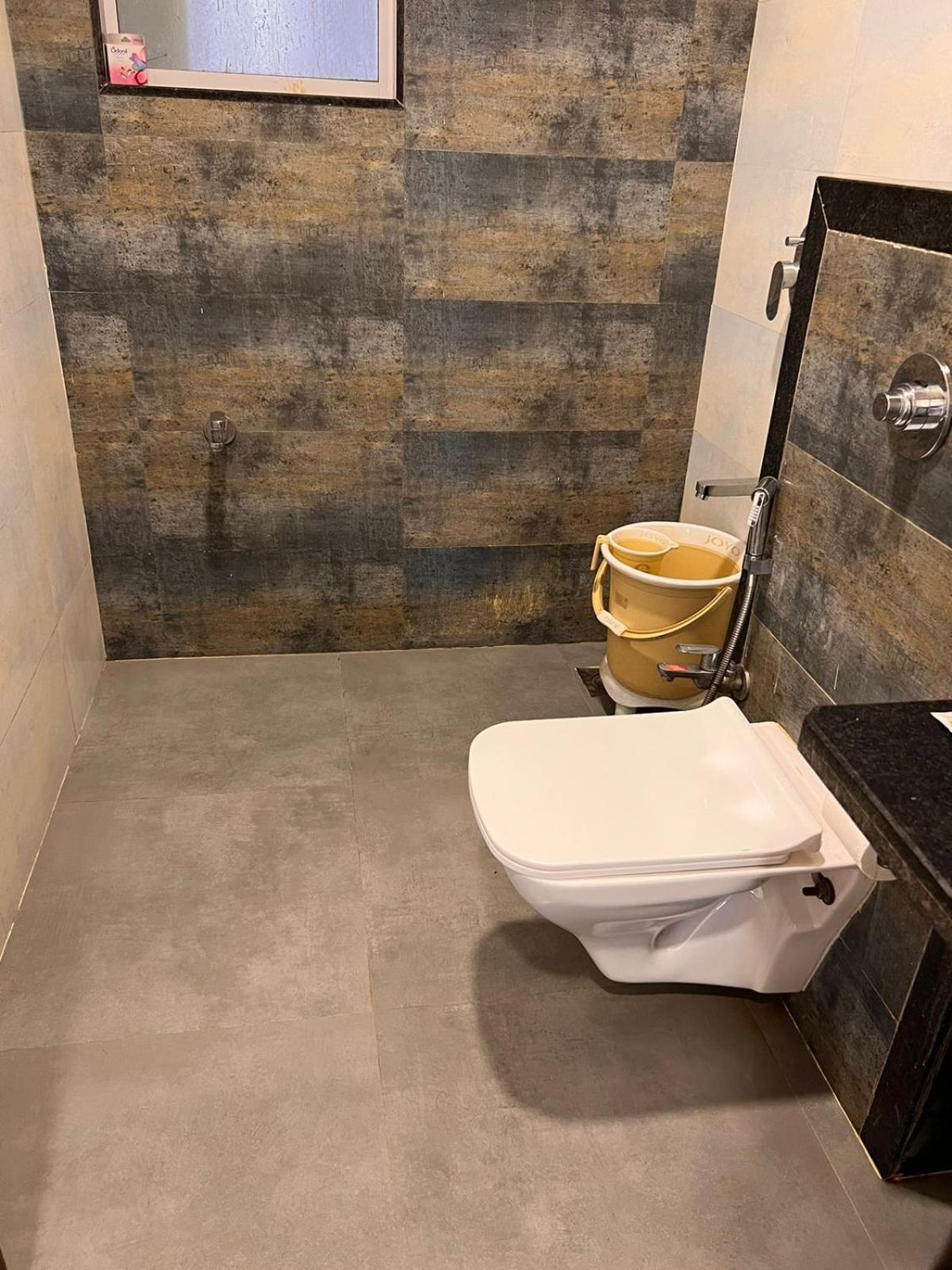 Pinaki Comfort Malad - Near Nesco & Oberoi Mall Mumbai