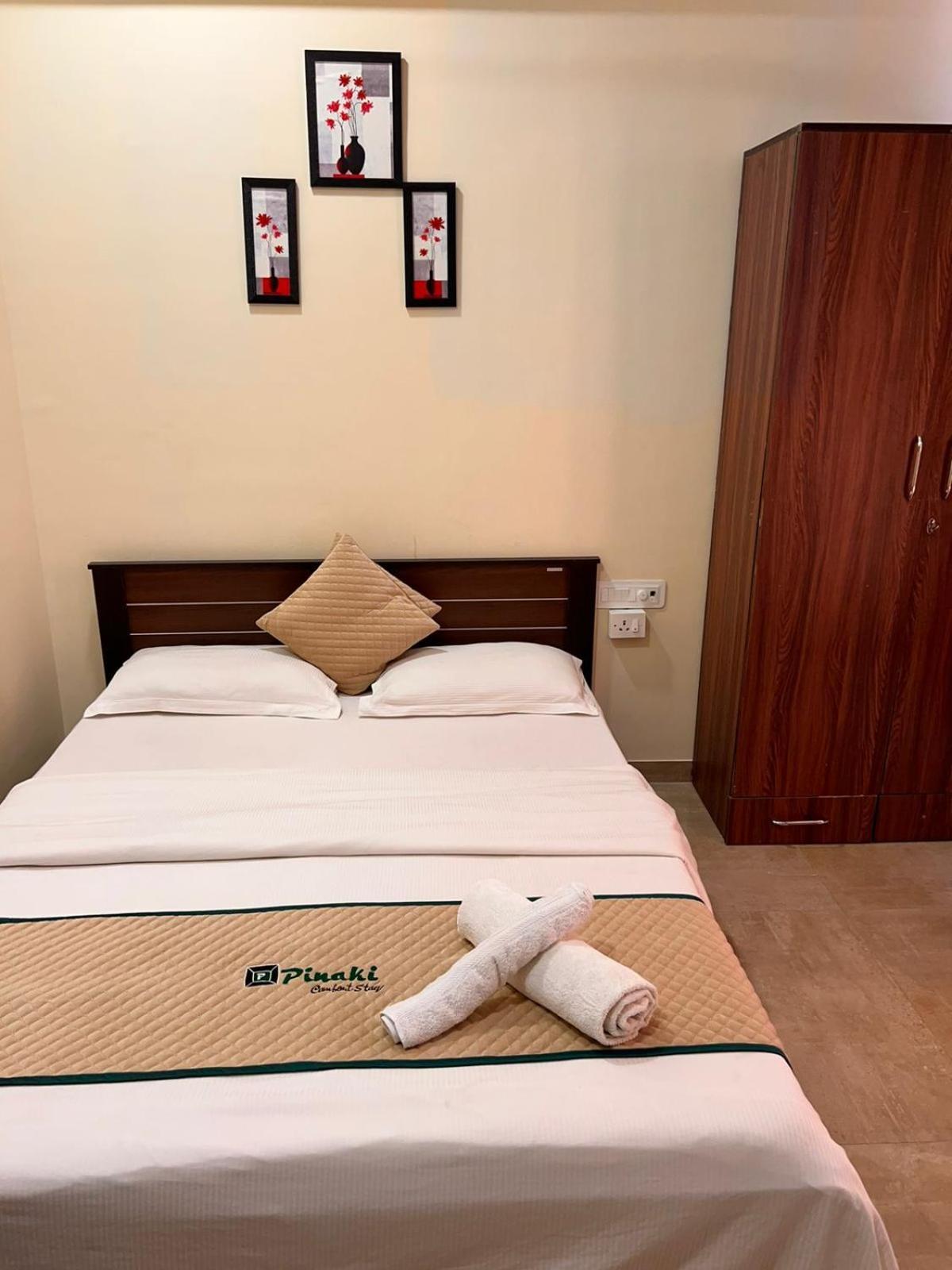 Pinaki Comfort Malad - Near Nesco & Oberoi Mall 3* Mumbai