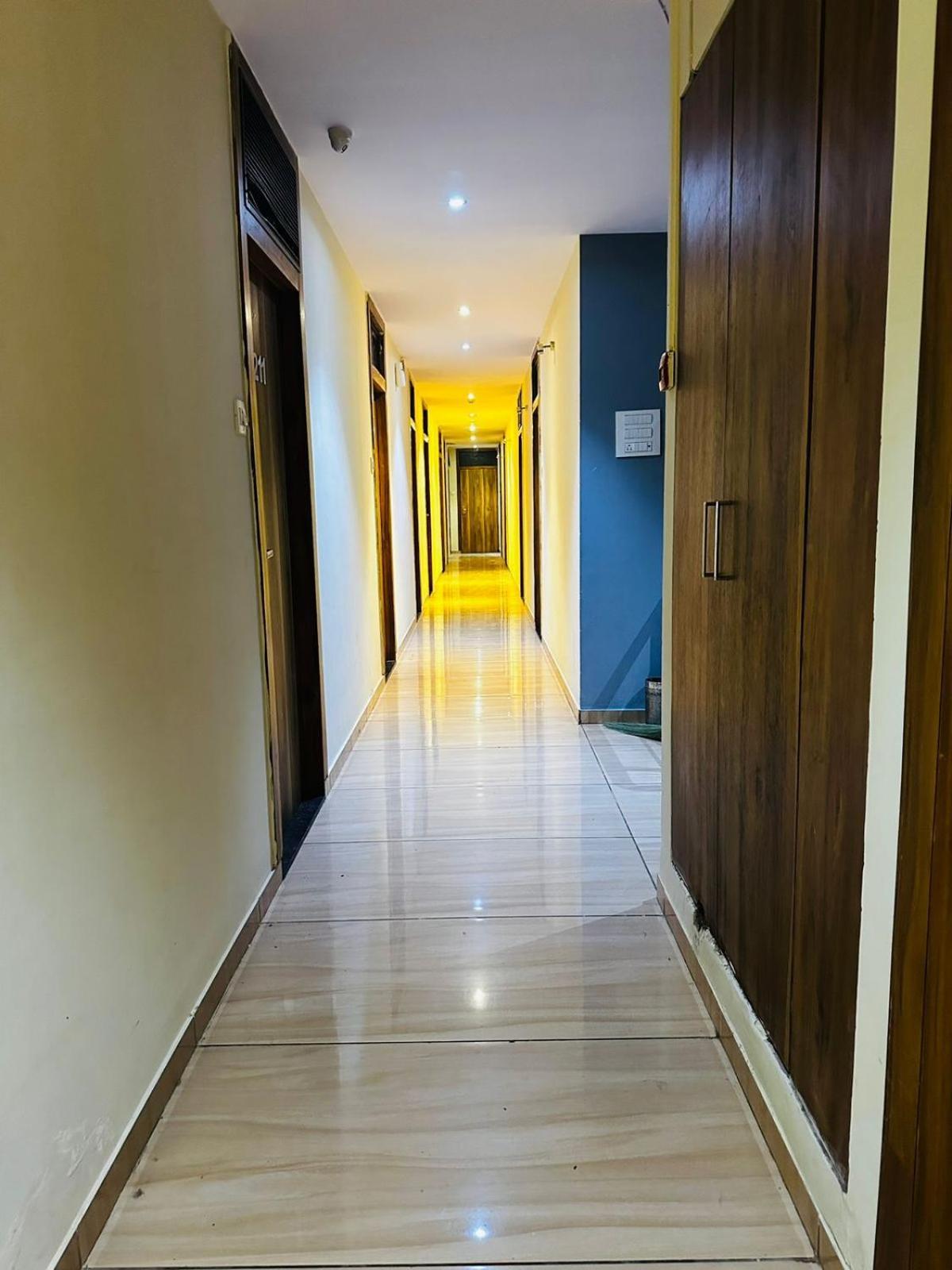 Cozy T2 Airport 3* Mumbai