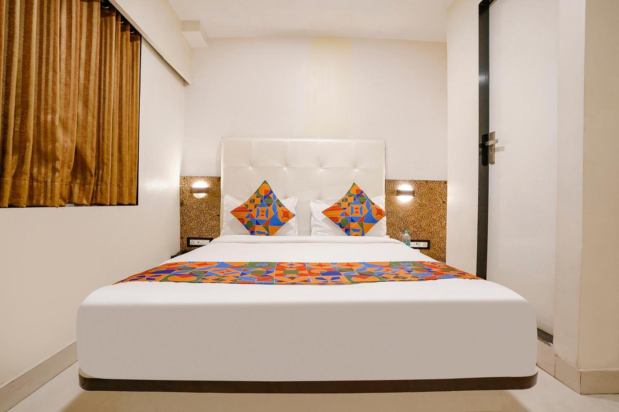 Fabhotel Golden Star Hotel