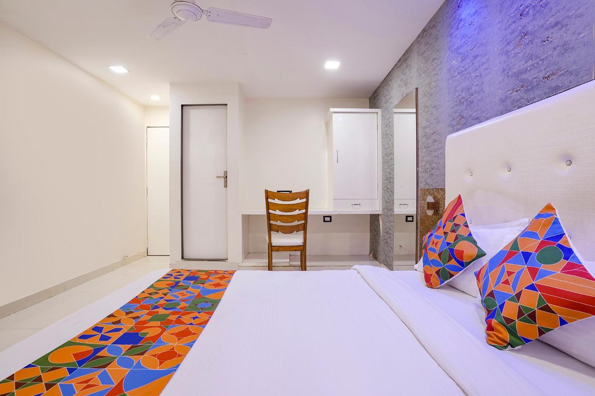 Fabhotel Golden Star Hotel 3*