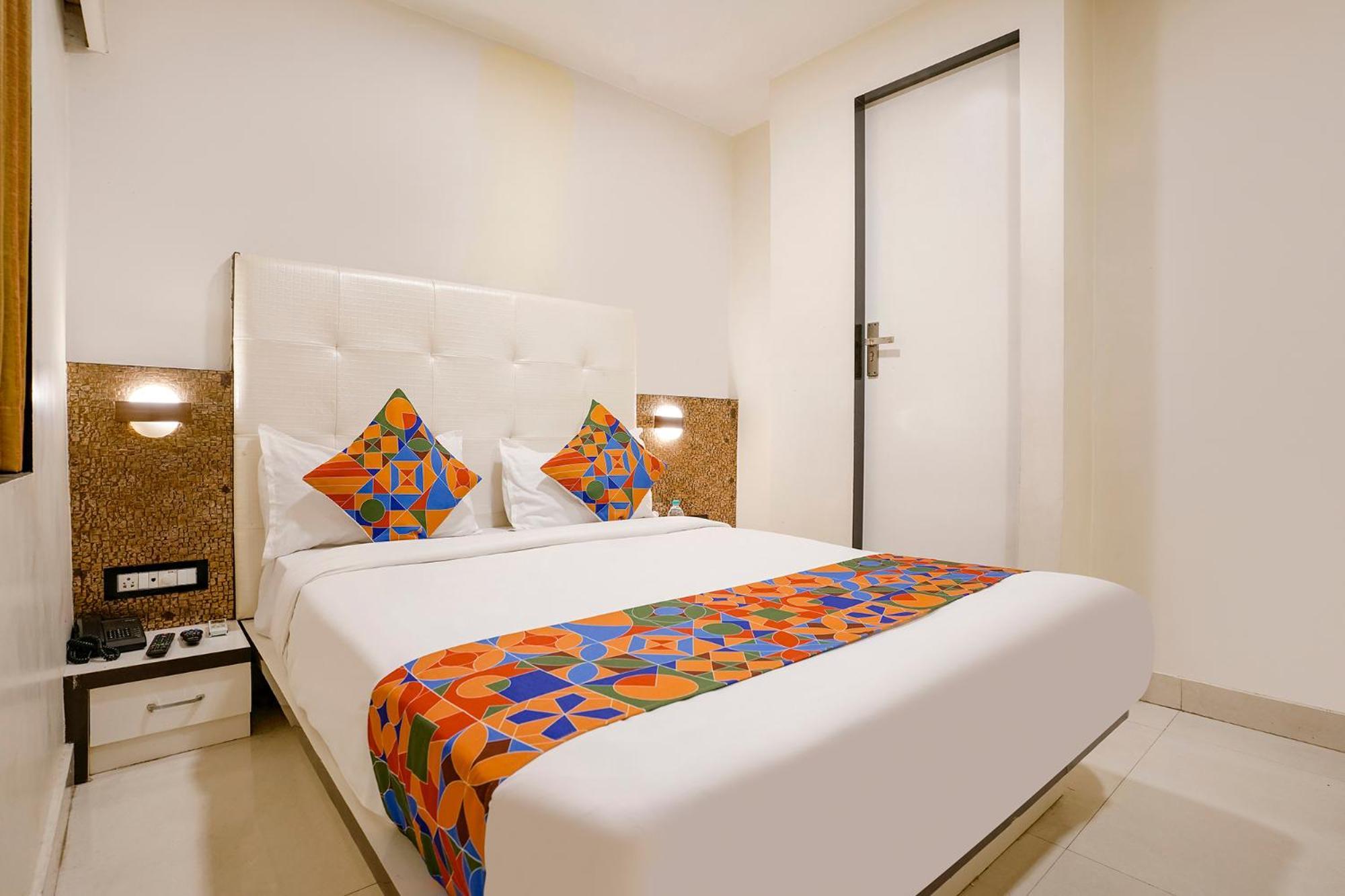 Fabhotel Golden Star Hotel