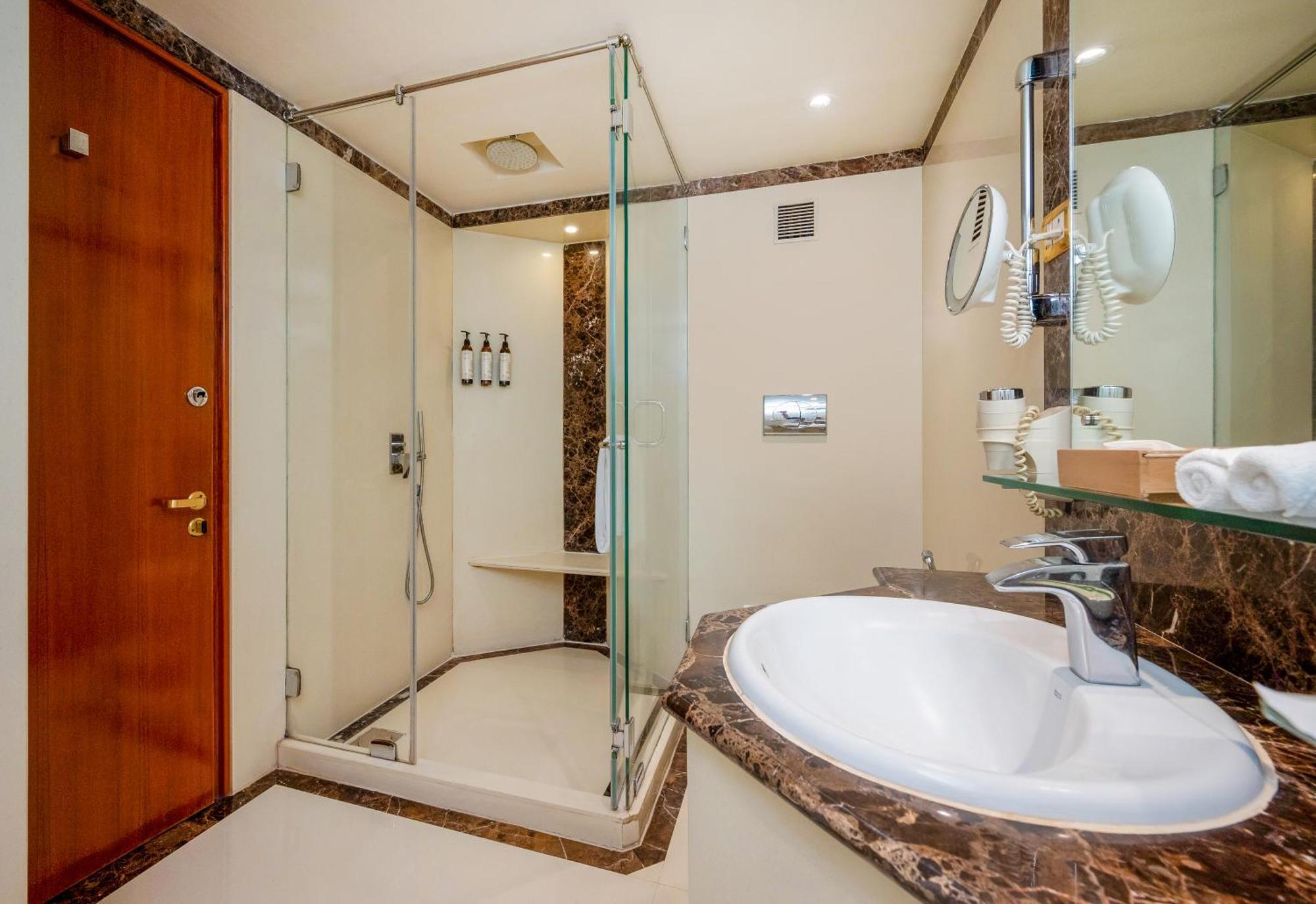 Hotel The Orchid Parle 5*
