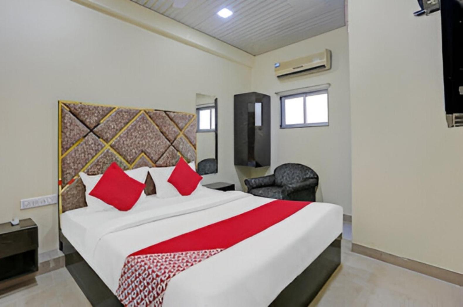 Indigo - Near International Airport Guest house *