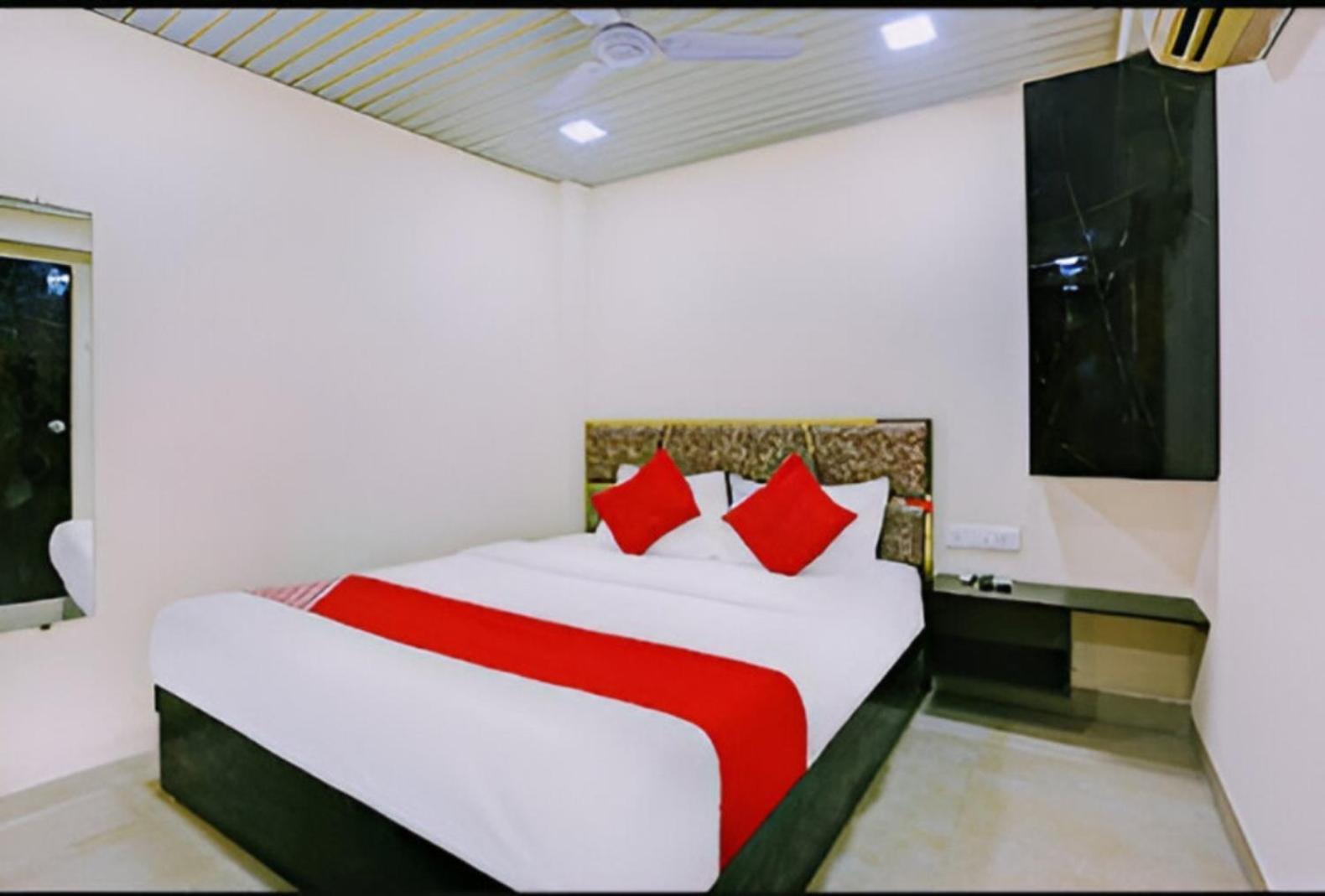 Indigo - Near International Airport Guest house Mumbai