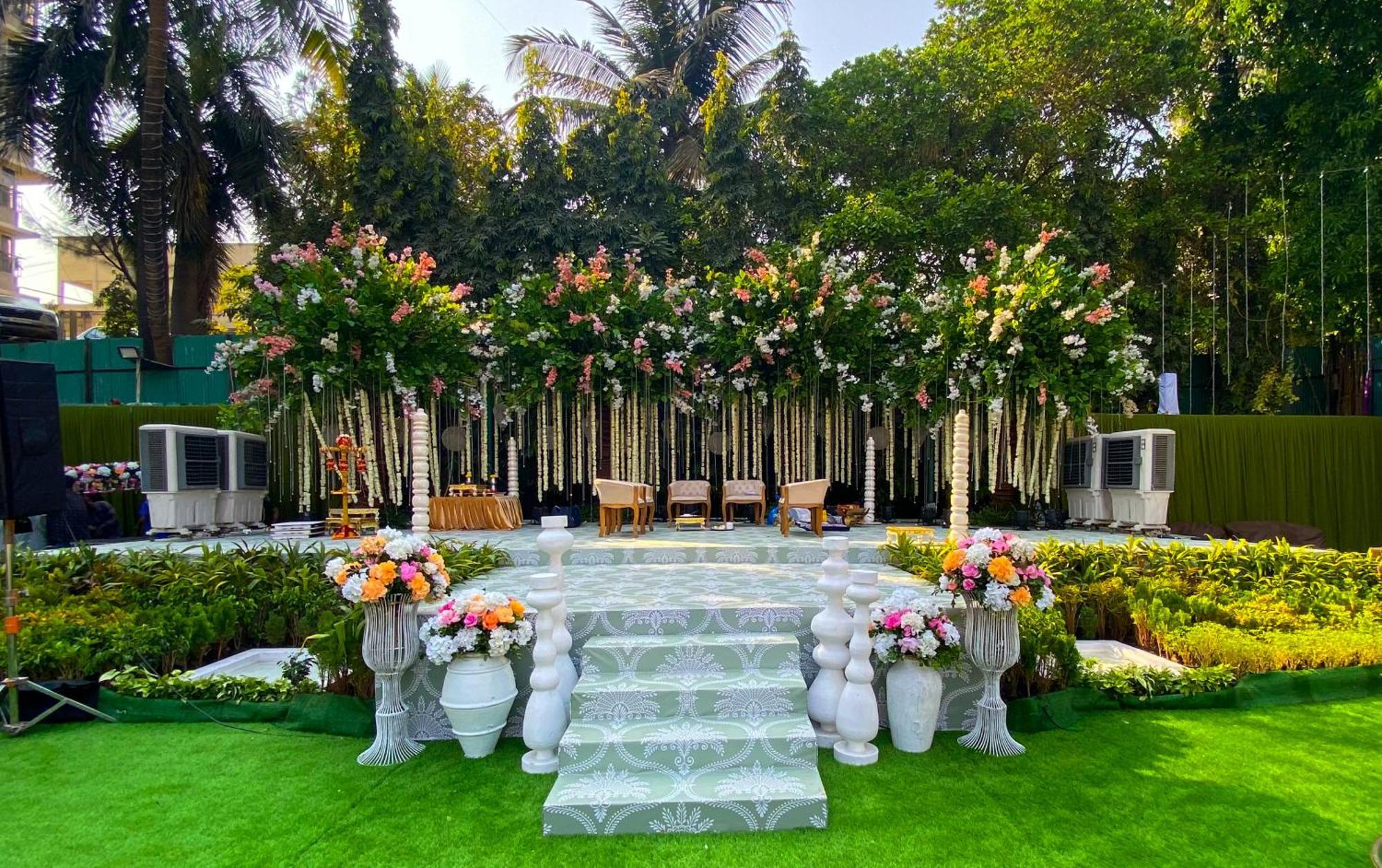 Hotel Club Emerald Mumbai