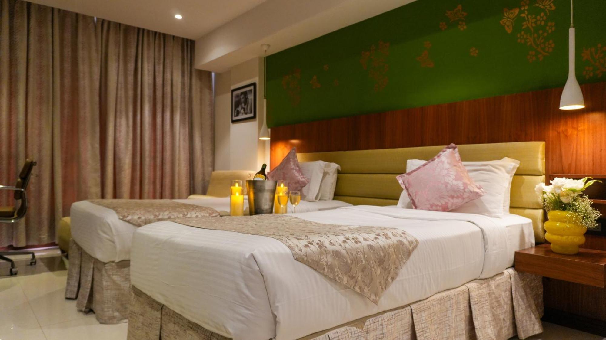 Hotel Club Emerald 3*