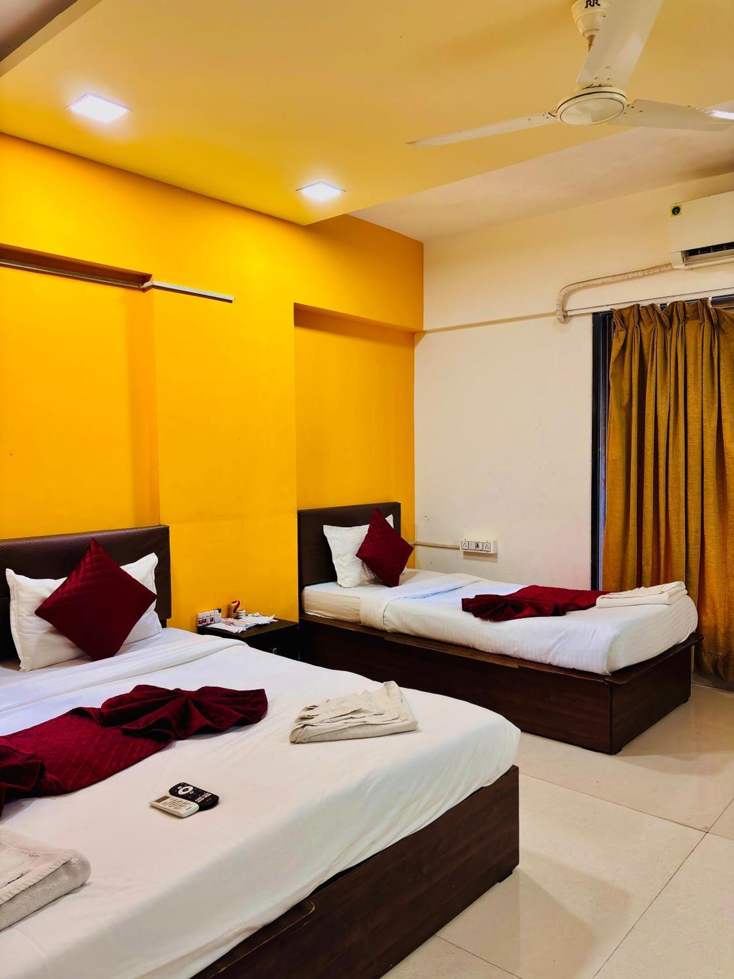 Hsquare Service Apartment Malad Bed & Breakfast 3*
