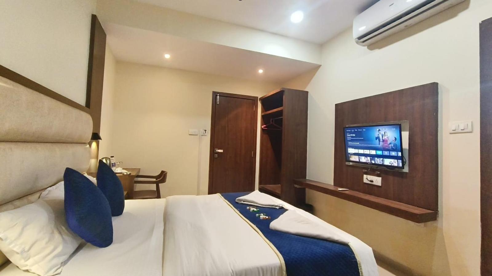 Ashraya International 3* Mumbai