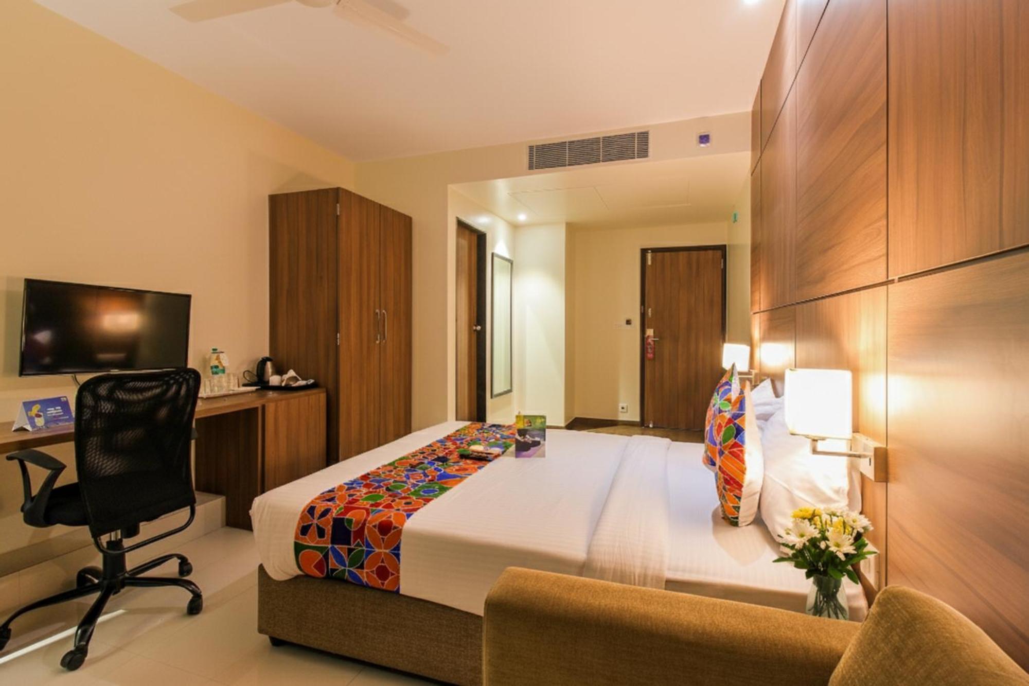 Fabhotel Rk International - Nr International Airport Hotel