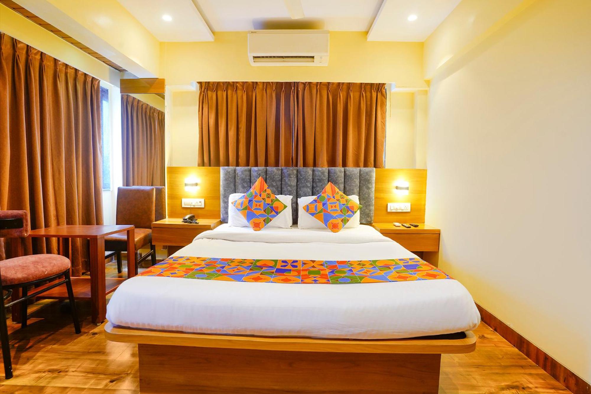 Fabhotel Ratna Mahal Hotel