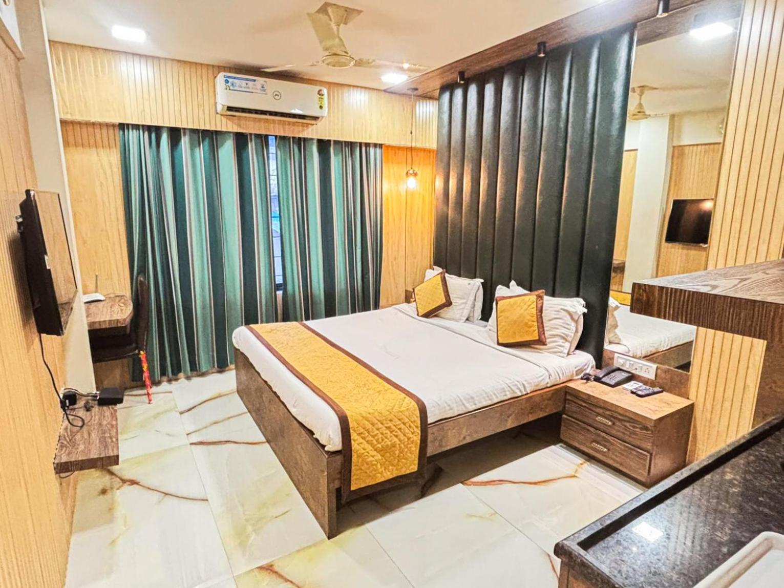 Tim Santacruz Airport *