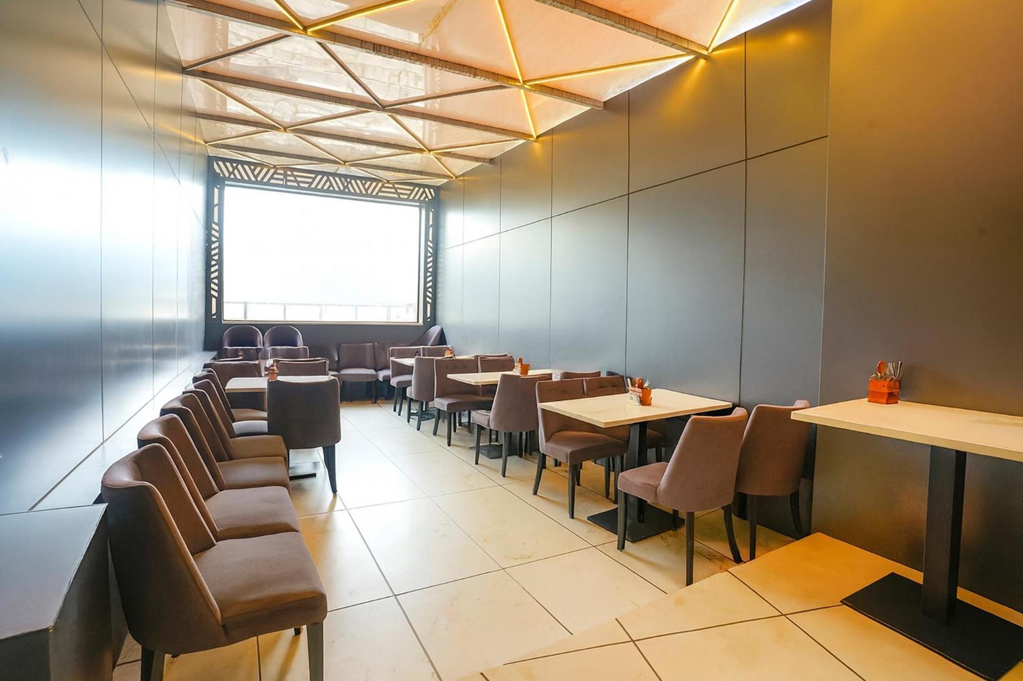 Fabhotel Nexus - Nr Nesco Hotel