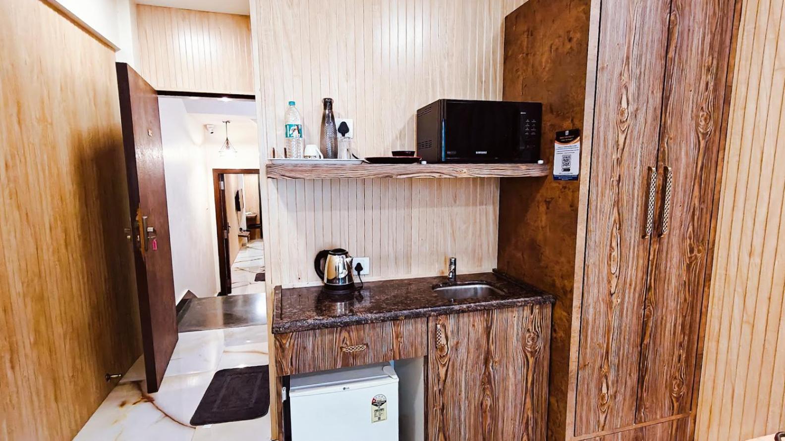 Tim Santacruz Airport Apartment Mumbai