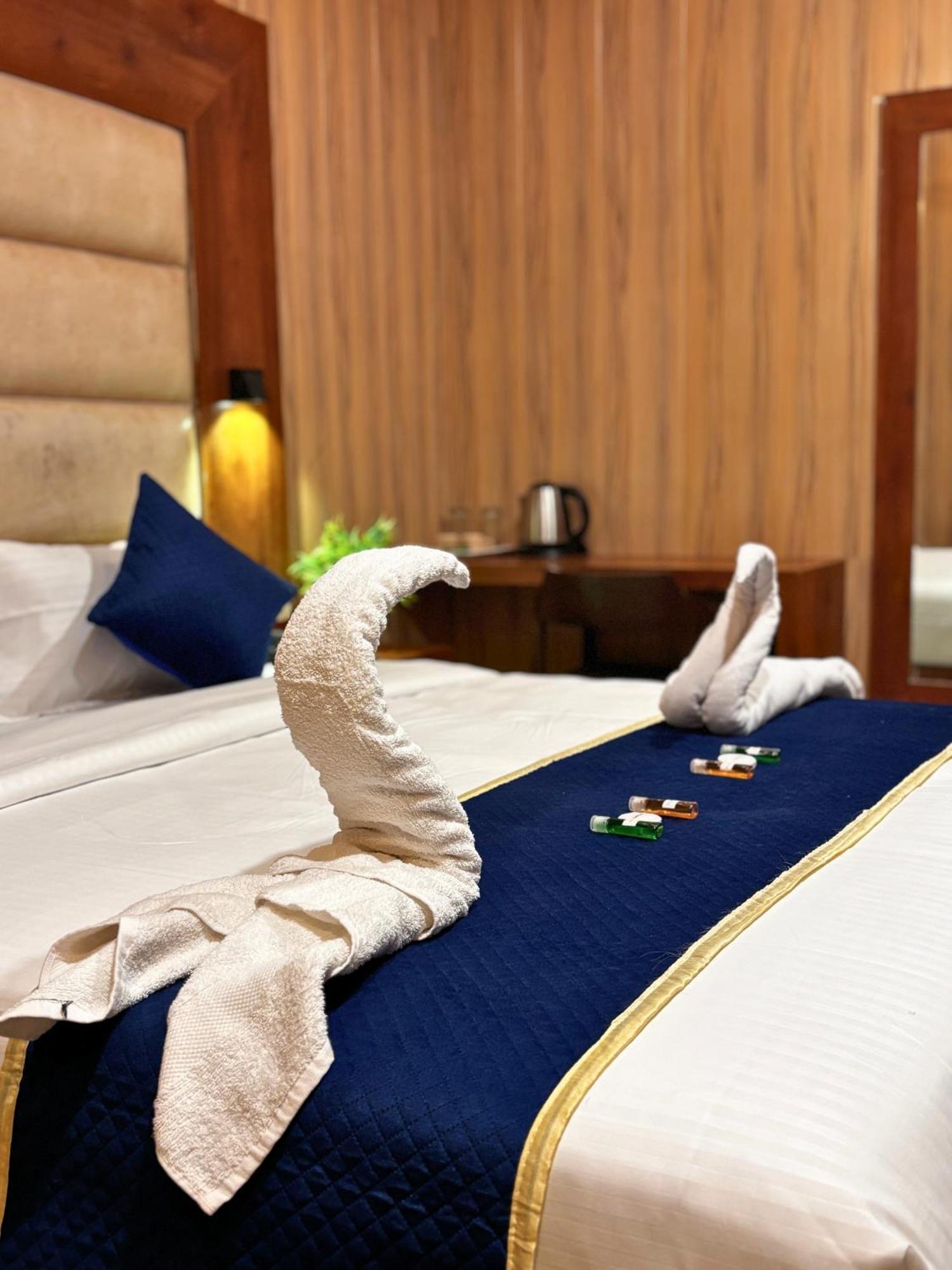 Hotel Ashraya International Mumbai