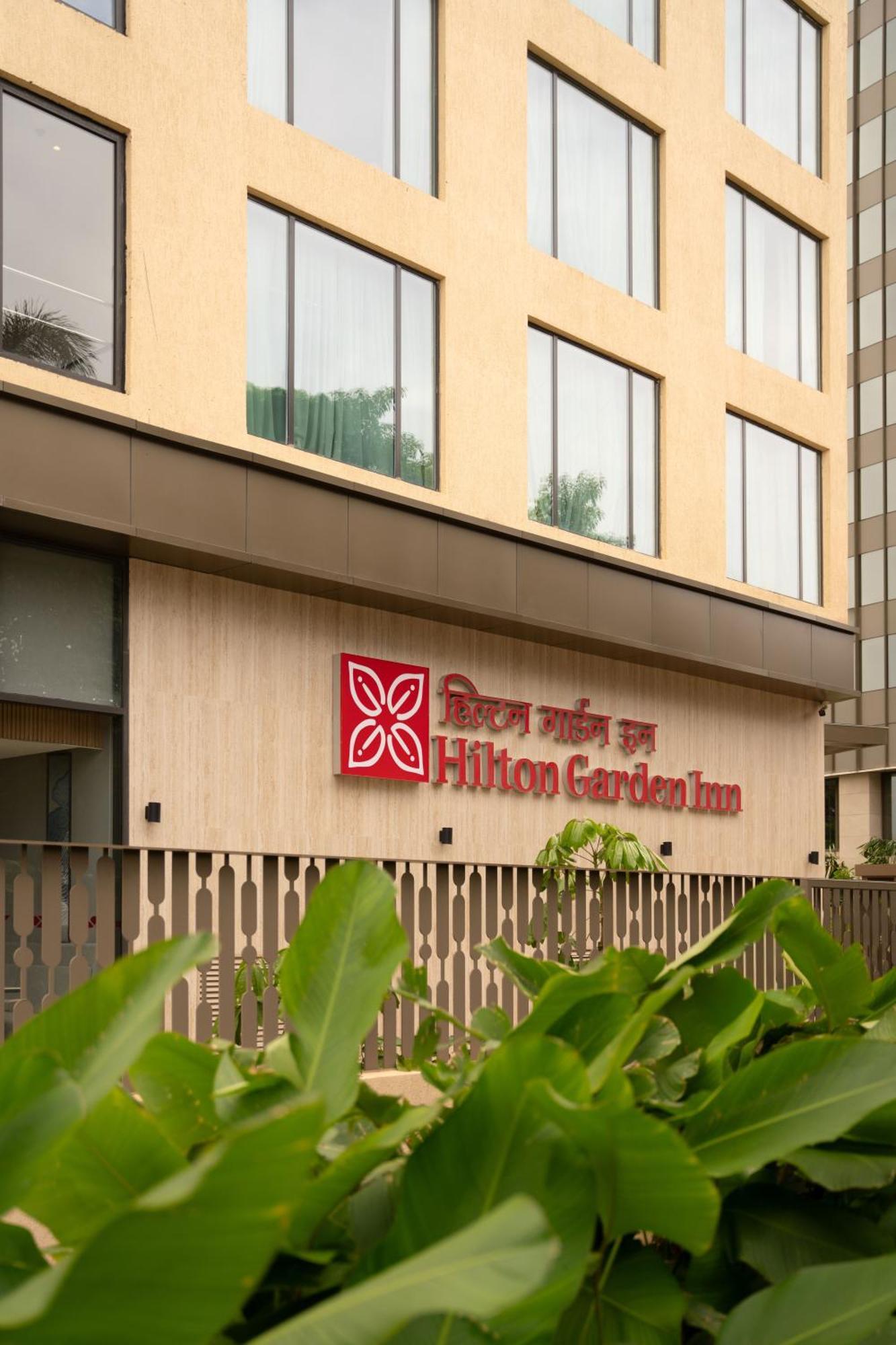 Hotel Hilton Garden International Airport