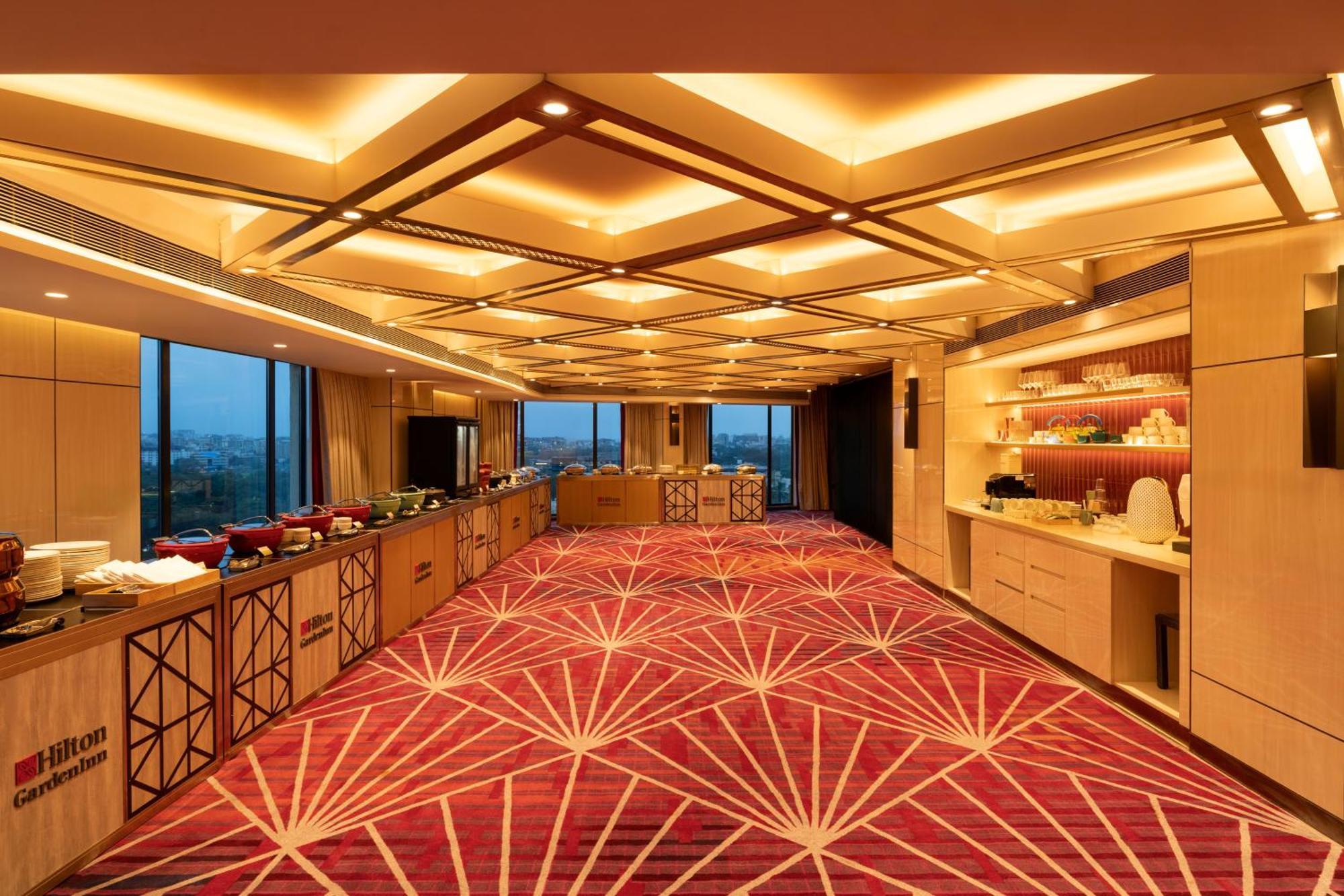 Hilton Garden International Airport Hotel