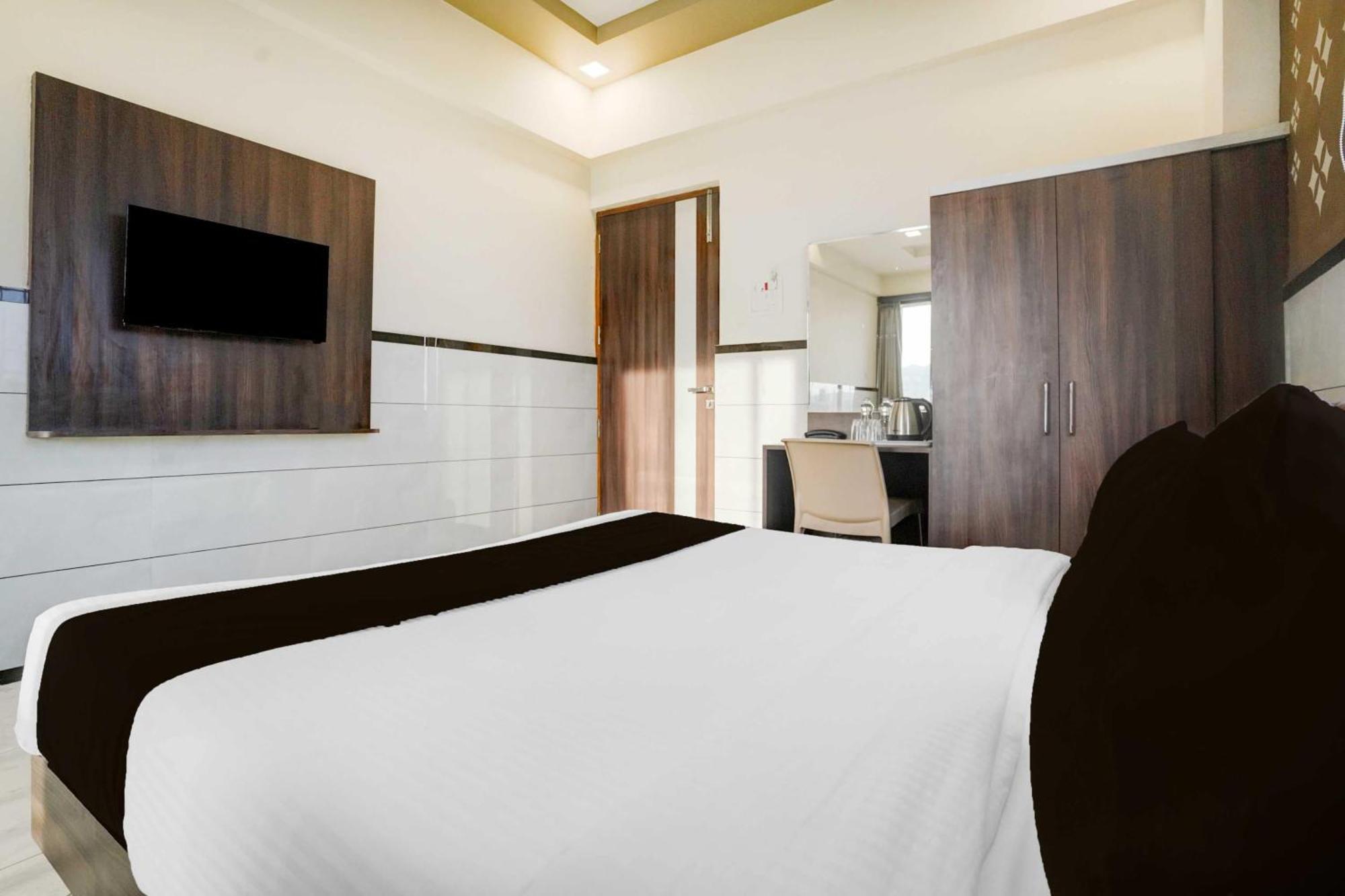 Hotel Collection O Mumbai-ahmedabad Highway 3*