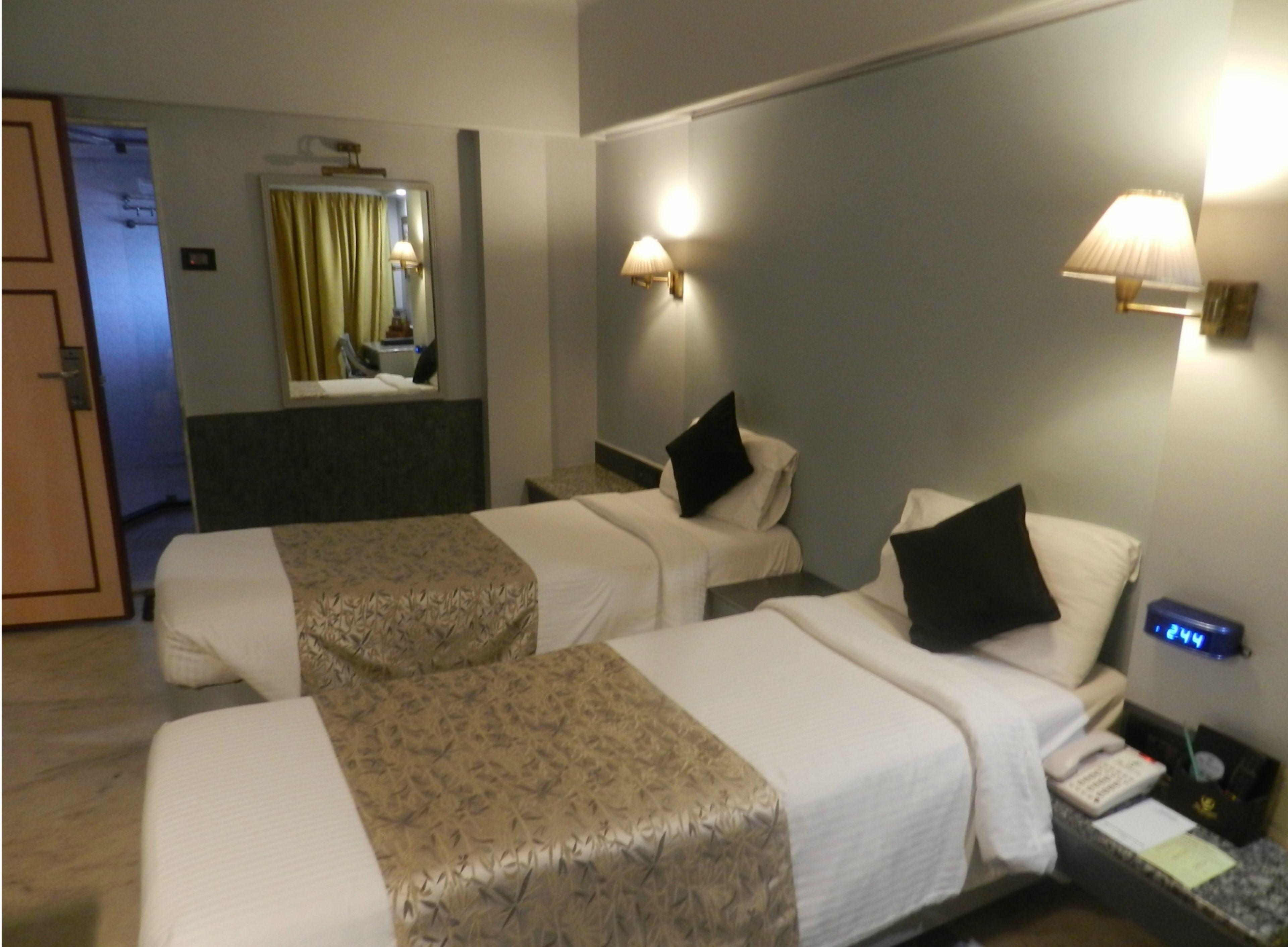 Hotel Regenta Place The Emerald 4*