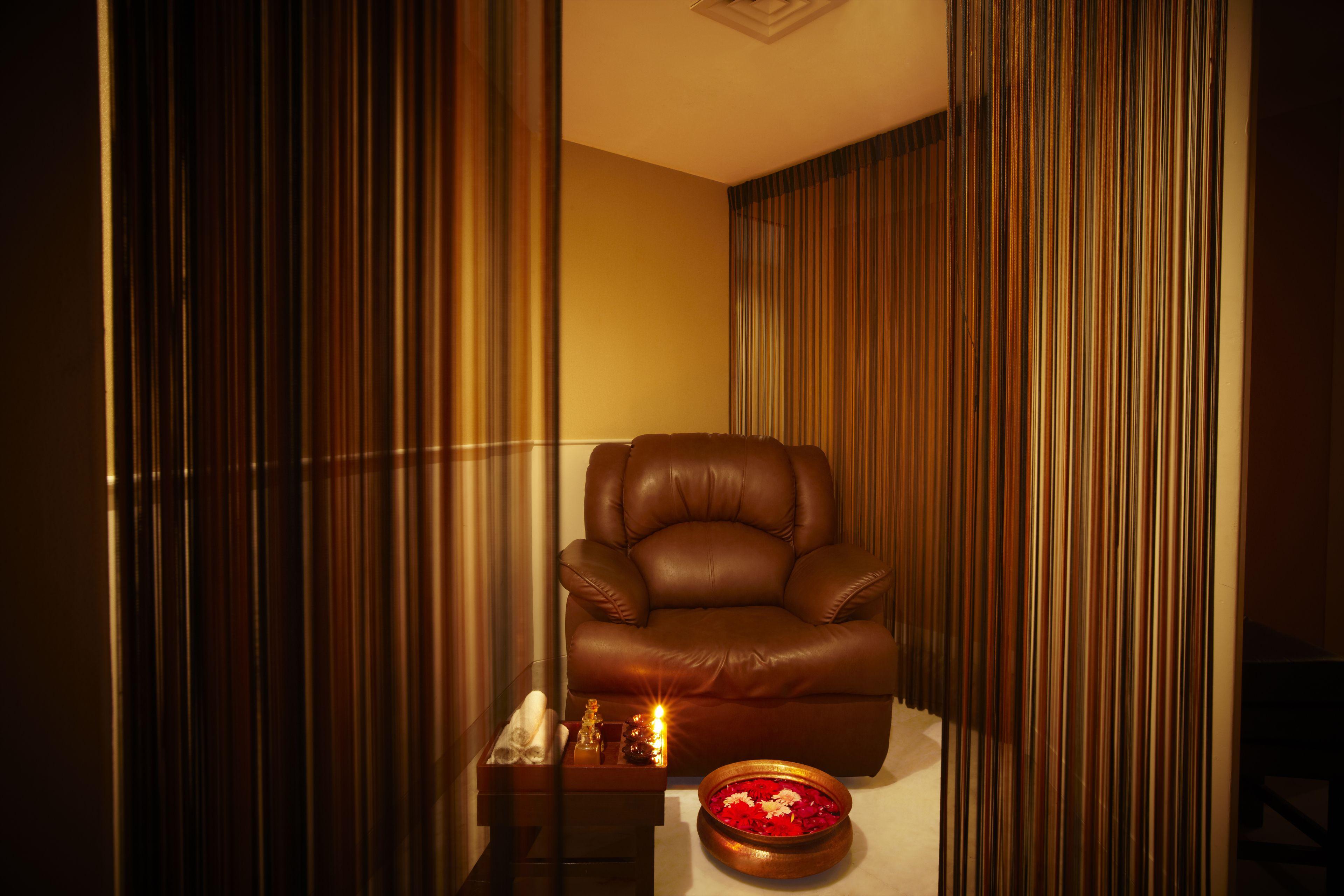 Hotel Regenta Place The Emerald Mumbai