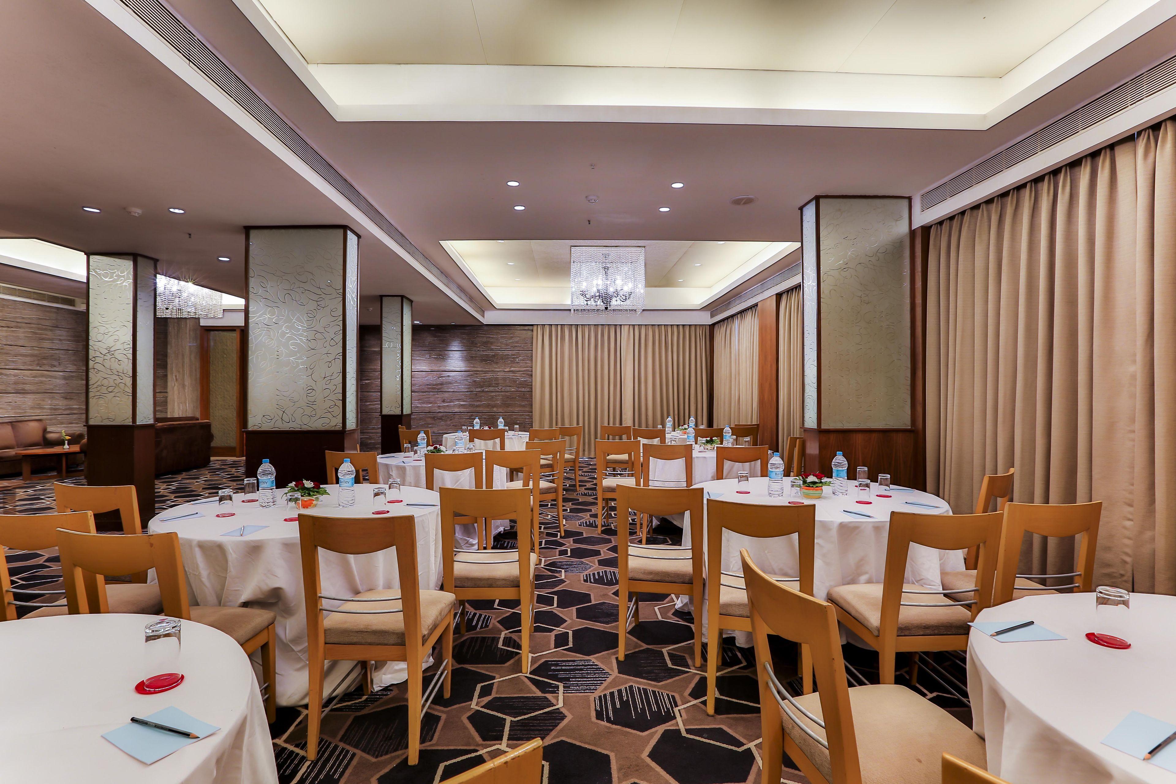 Sun-n-sand Juhu Hotel