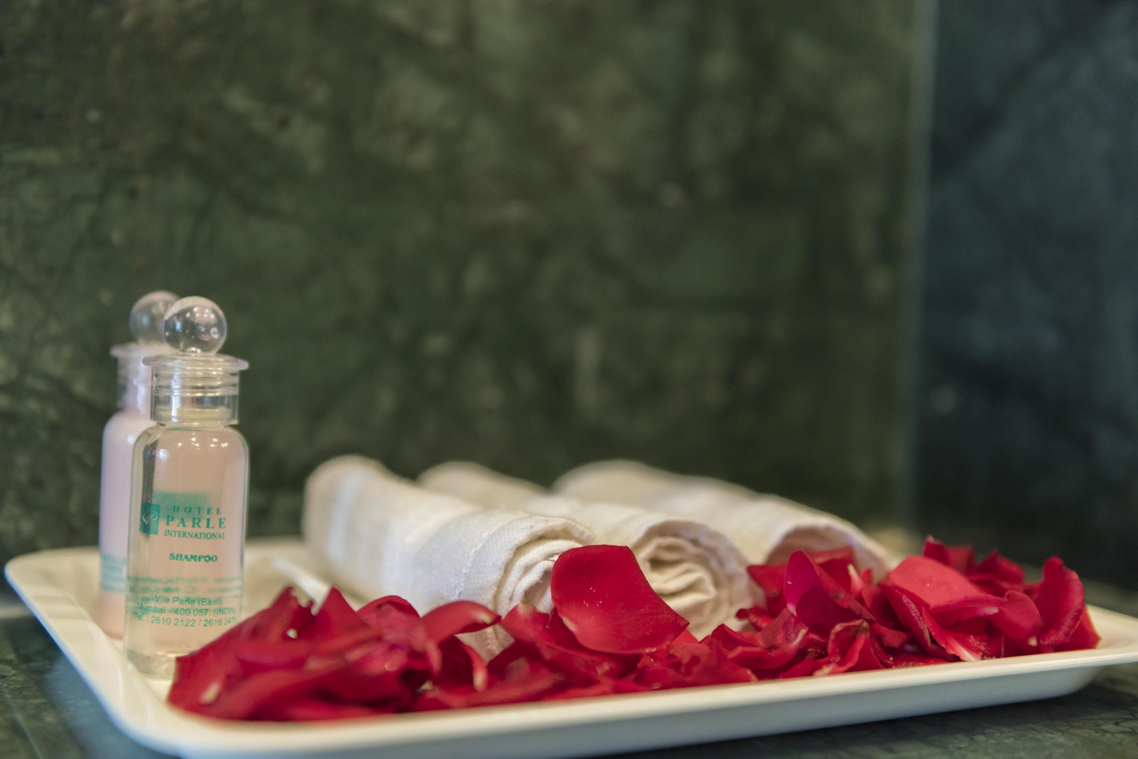 Parle International 3*