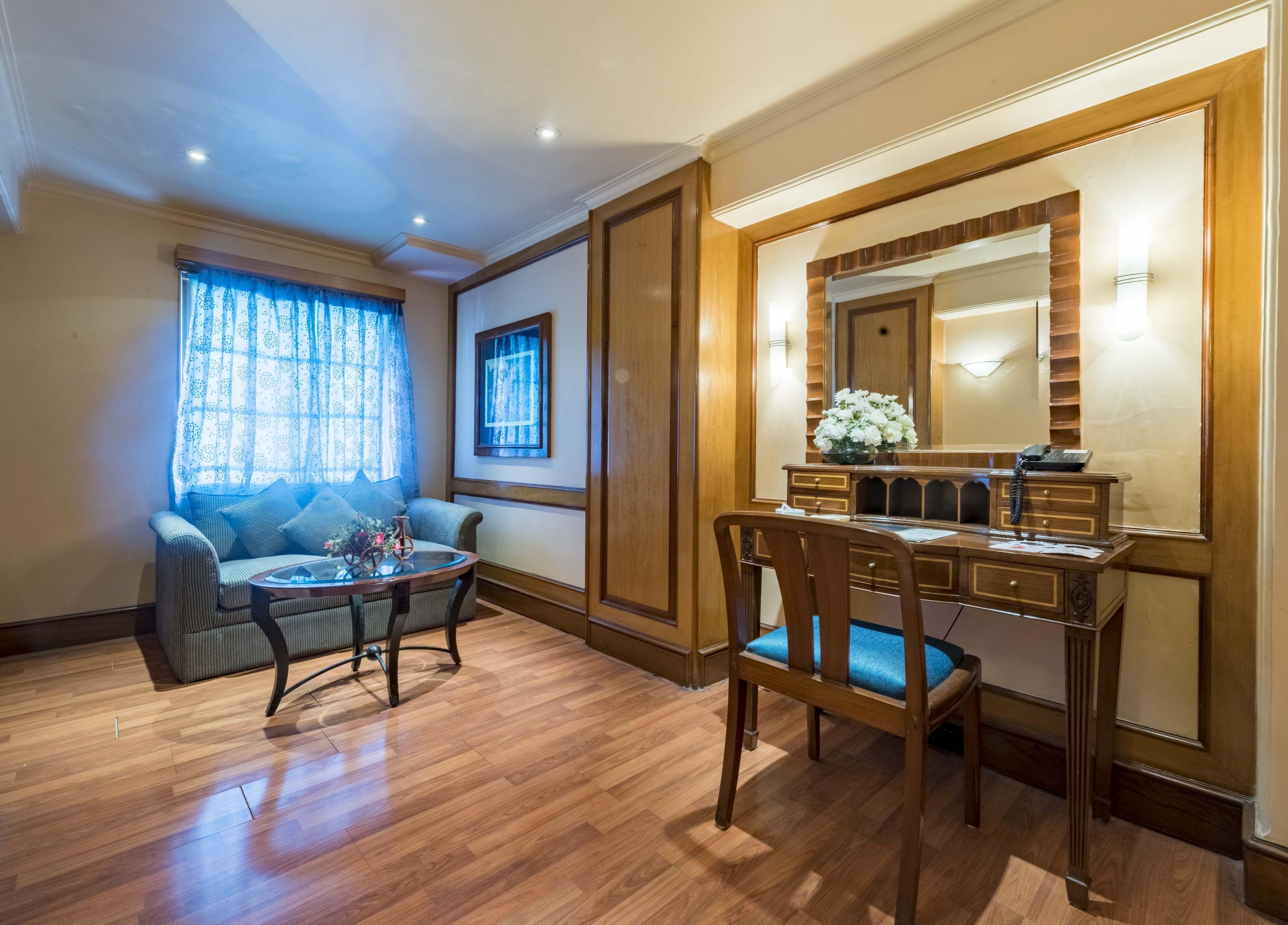 Parle International Hotel