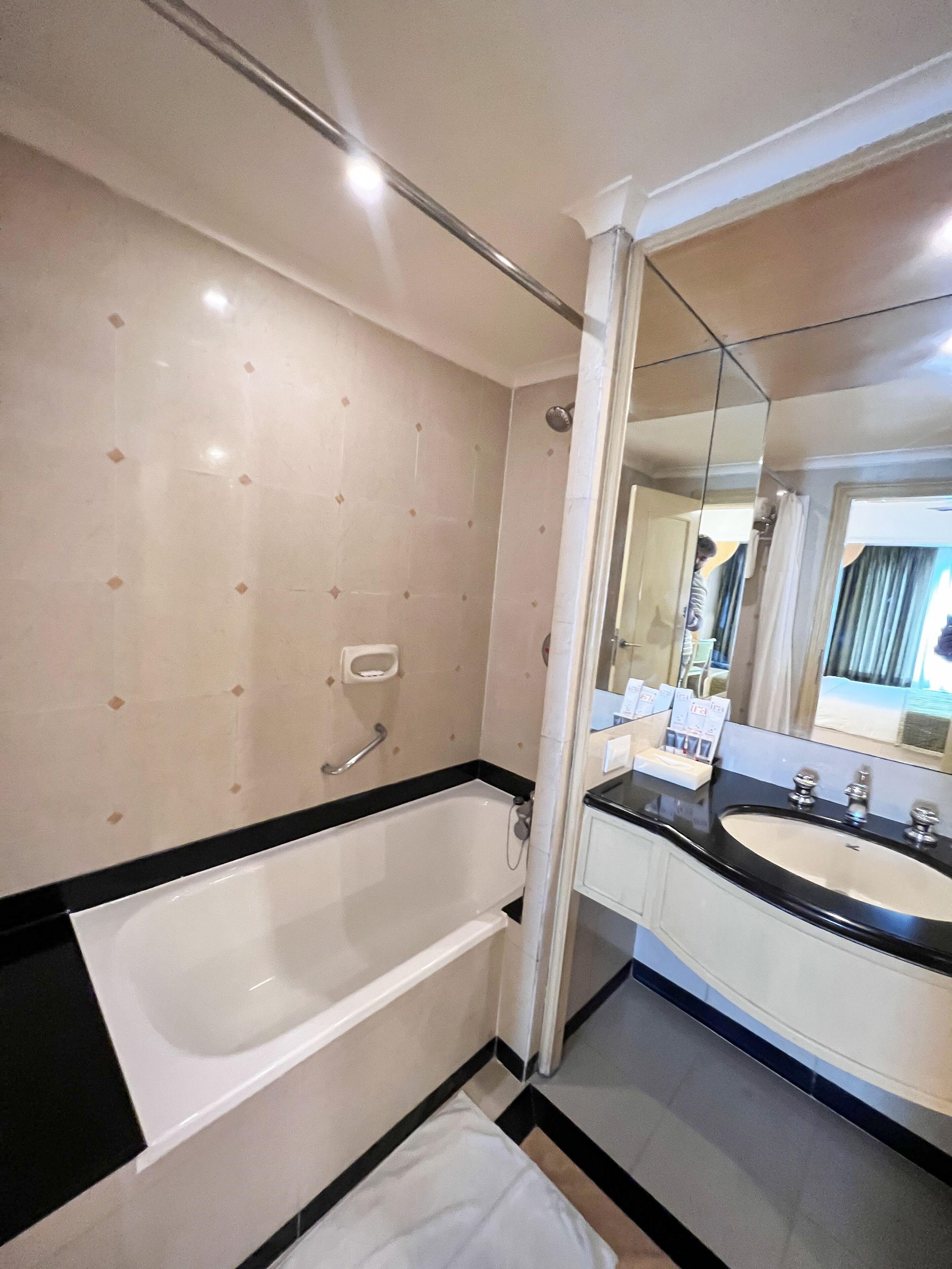 Hotel Ira By Orchid T-2 International Airport 4*