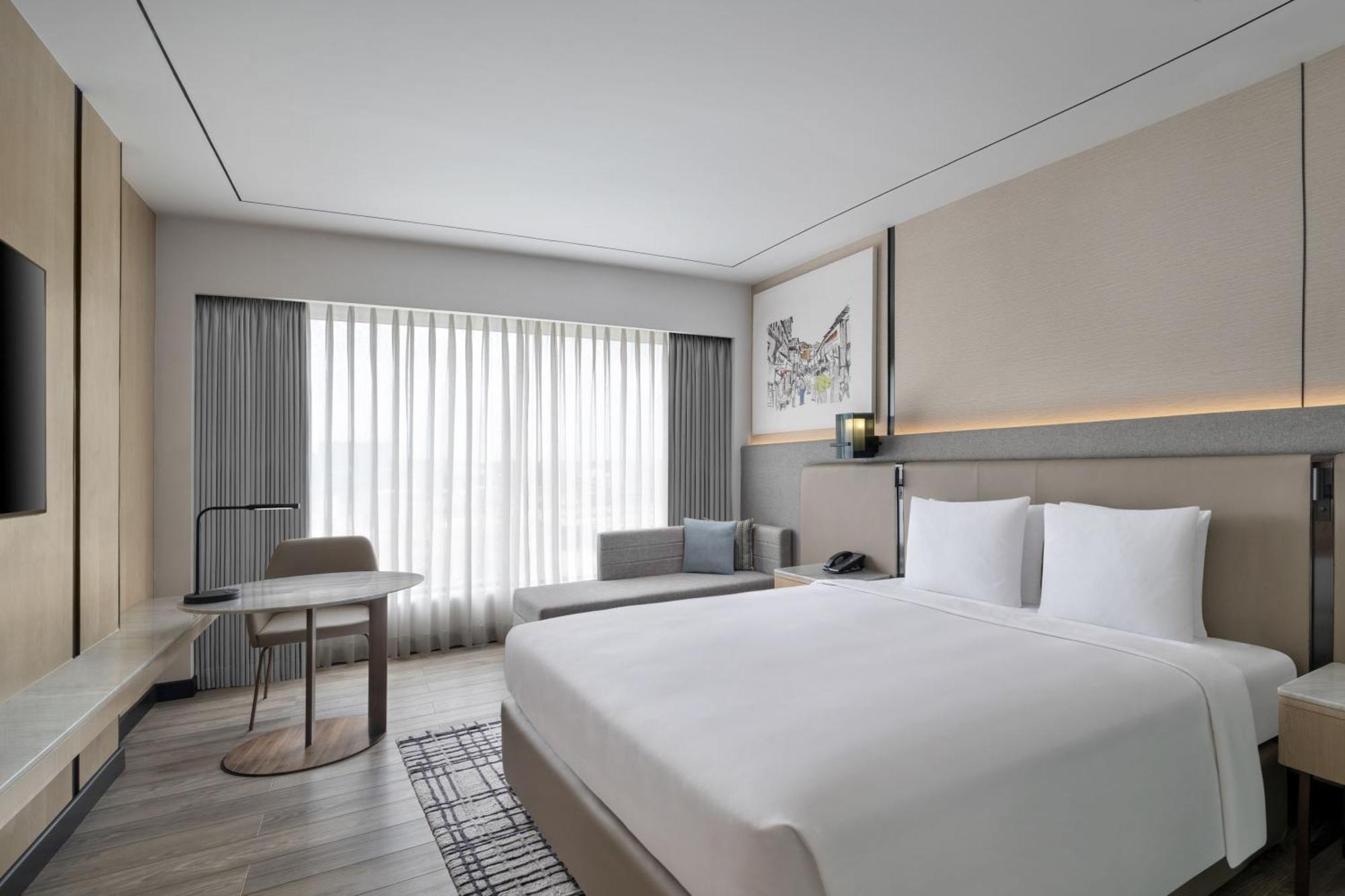 Courtyard By Marriott International Airport 5*