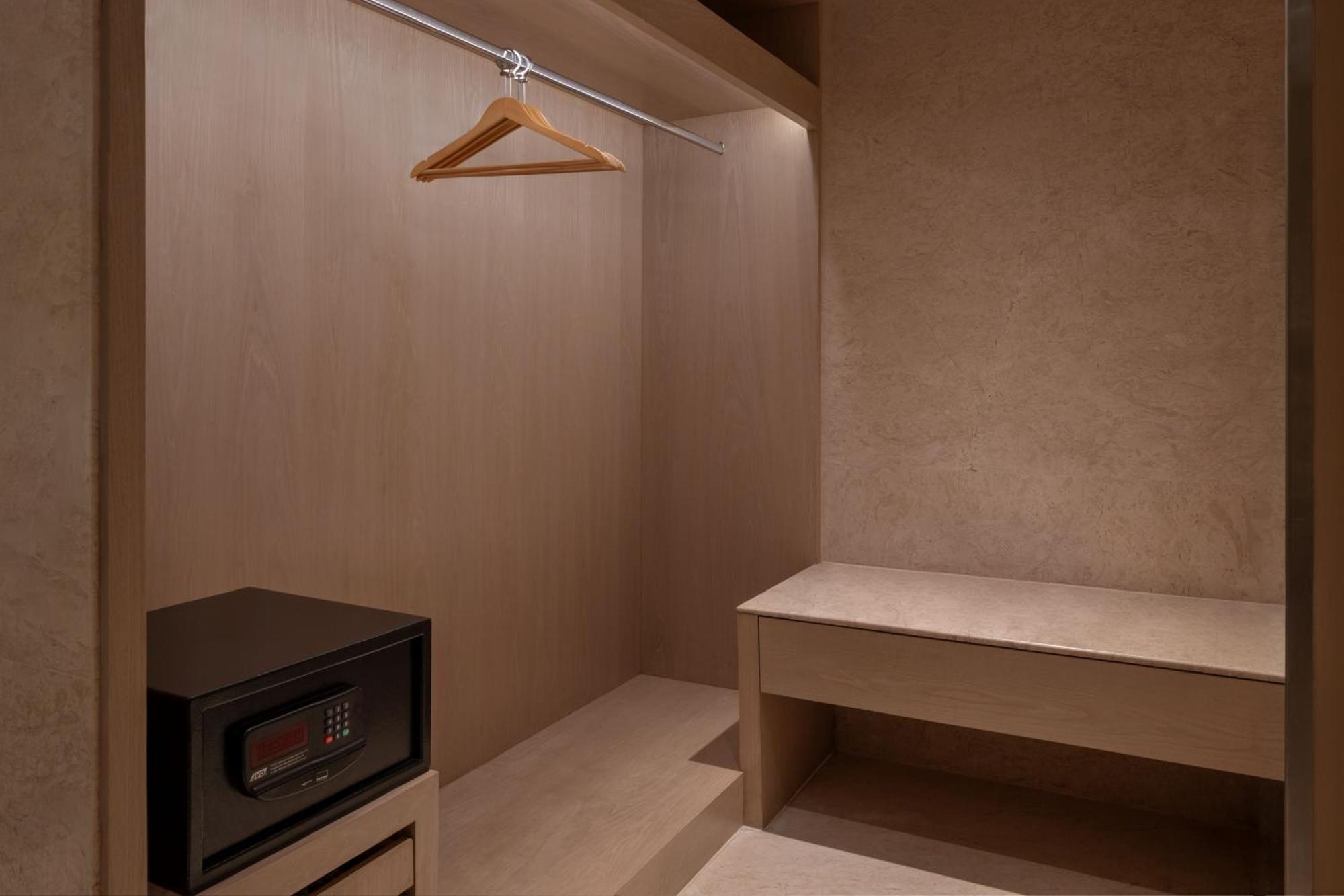 Hotel Courtyard By Marriott International Airport Mumbai