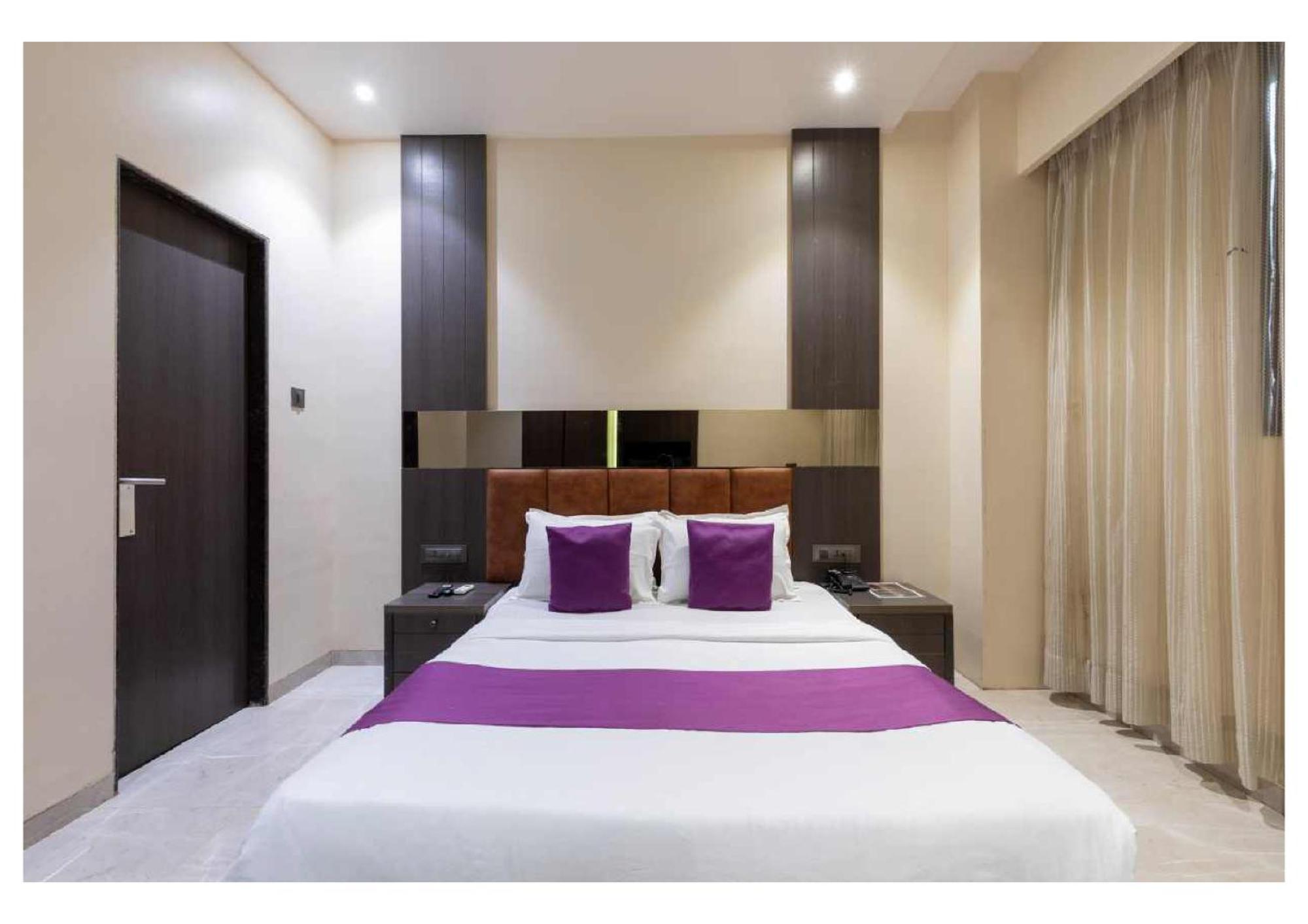 Oyster By Glitz Hotel 3*