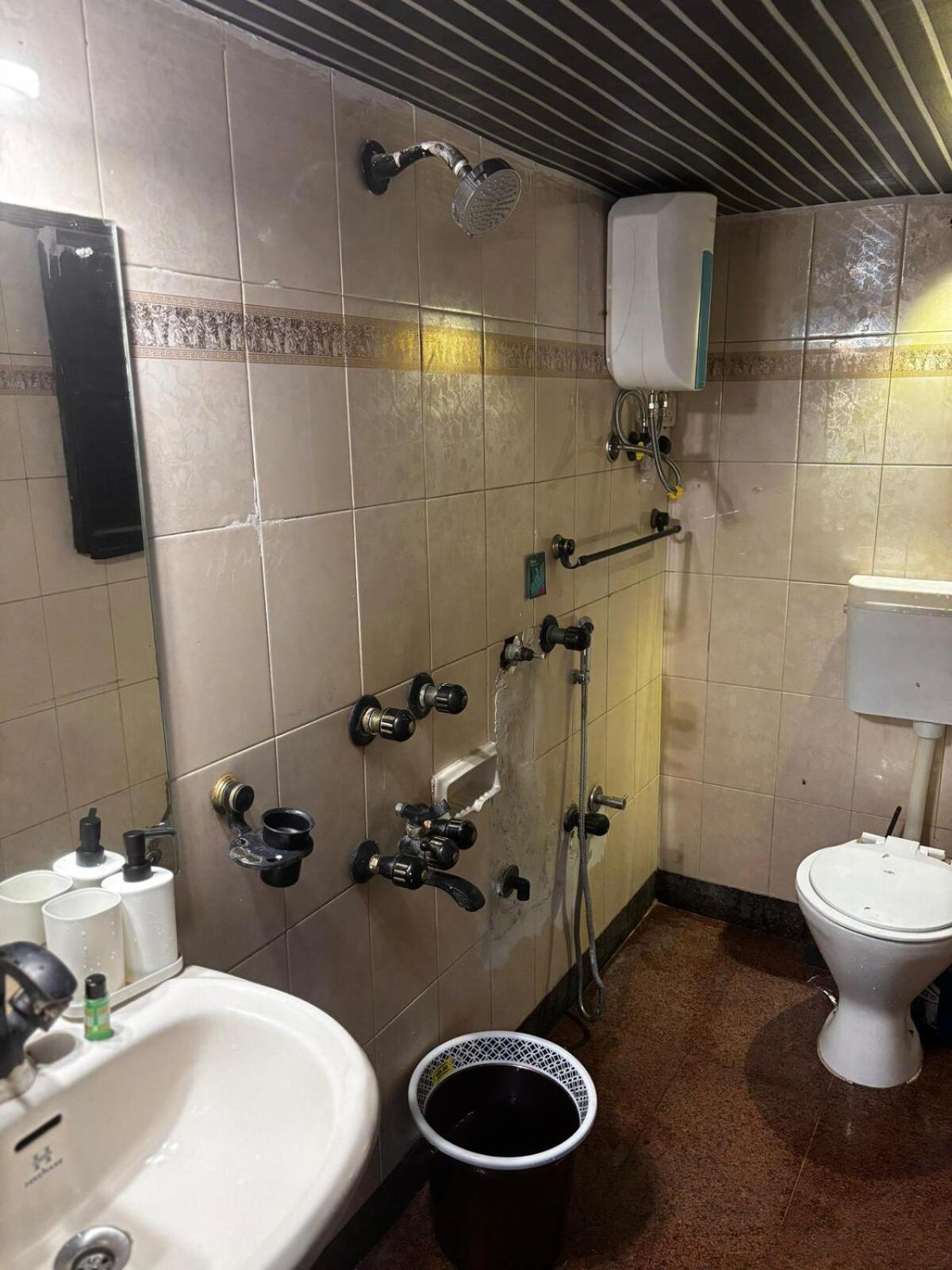 Ivy Nest, Private 1 Bhk In Lokhandwala, Andheri *