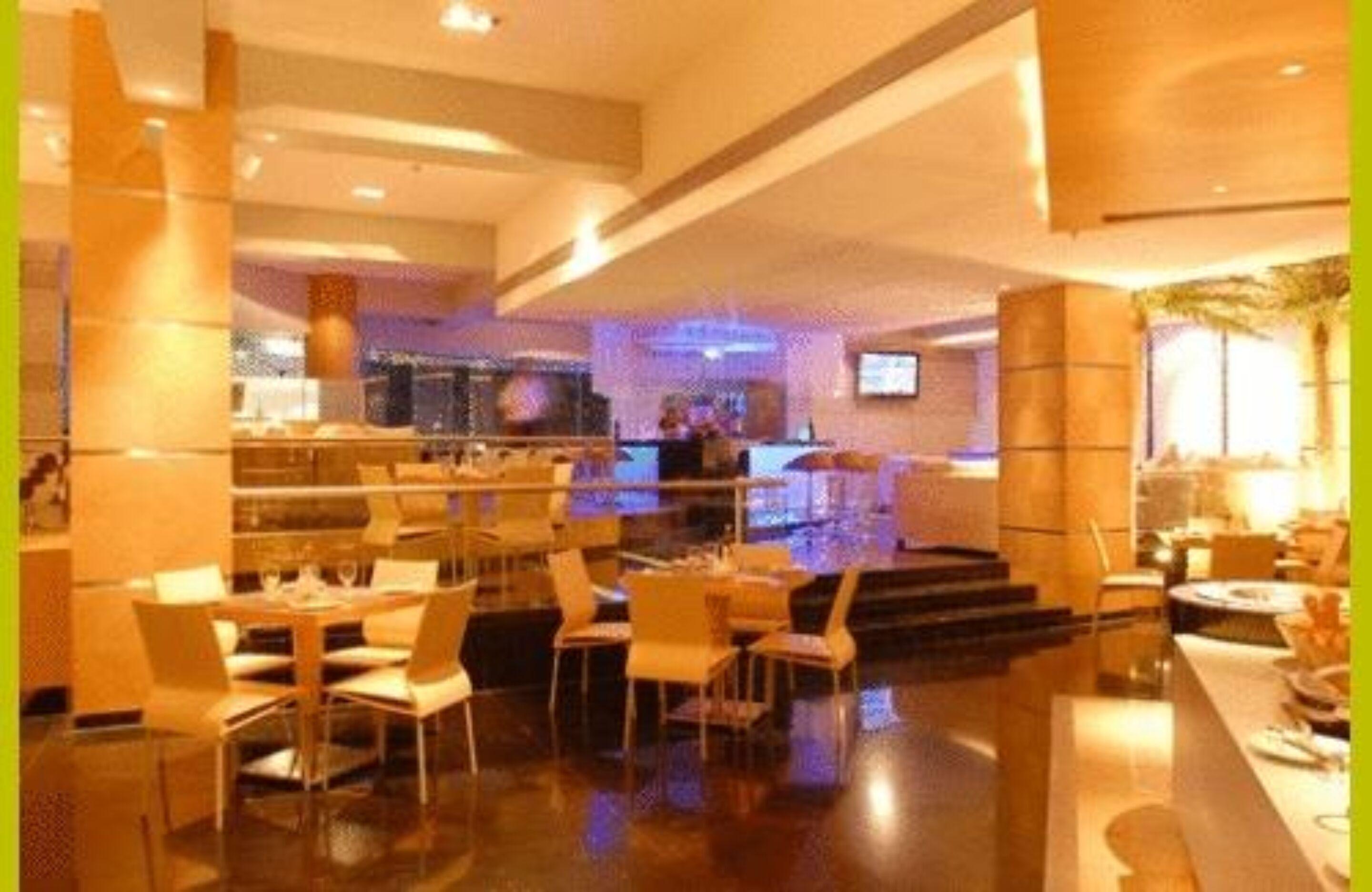 Hotel Peninsula Grand