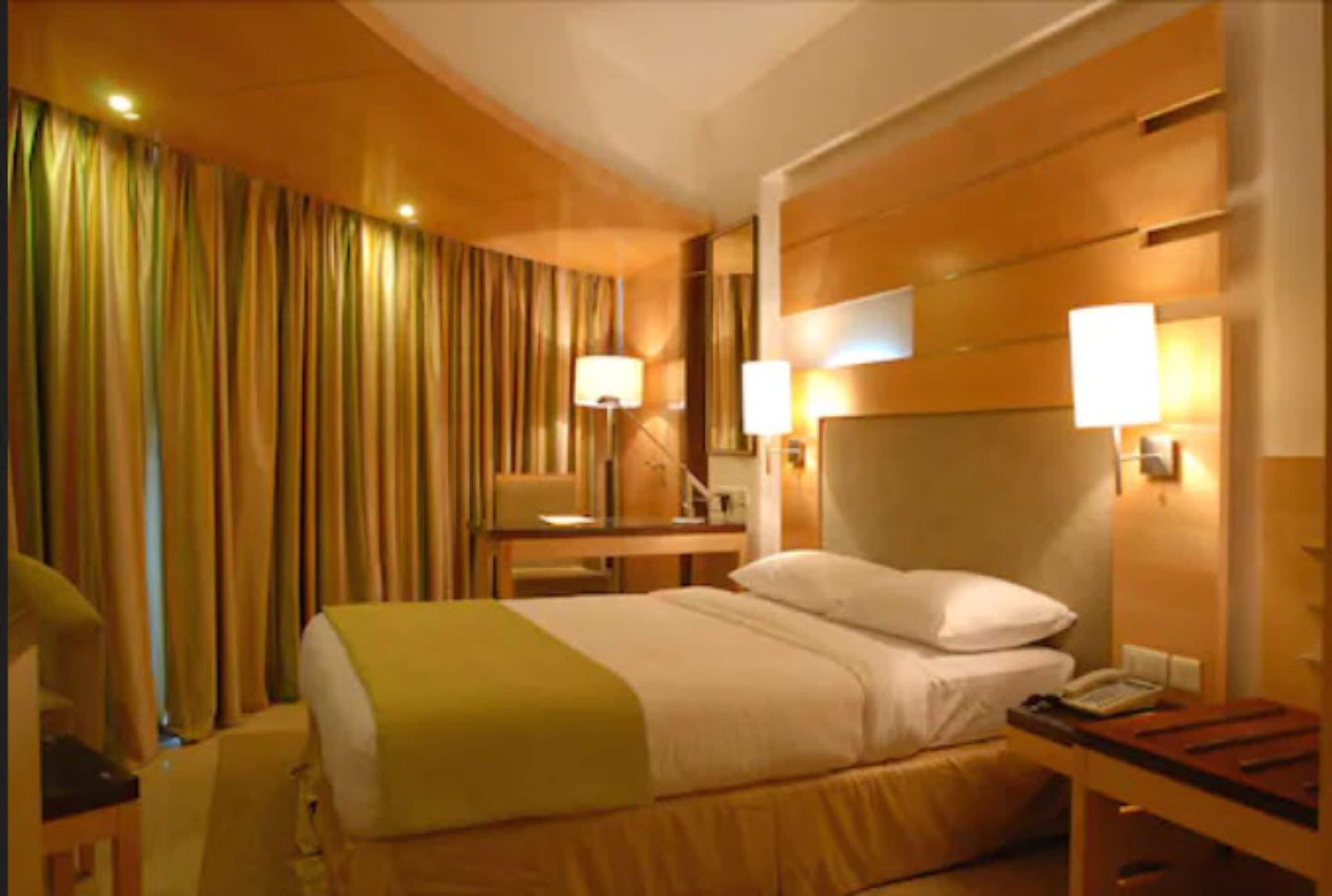 Hotel Peninsula Grand Mumbai