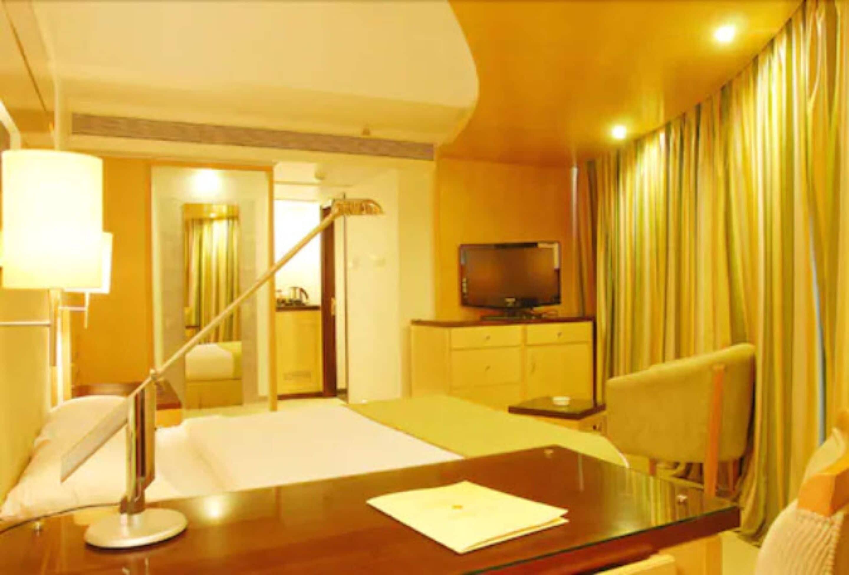 Peninsula Grand Mumbai