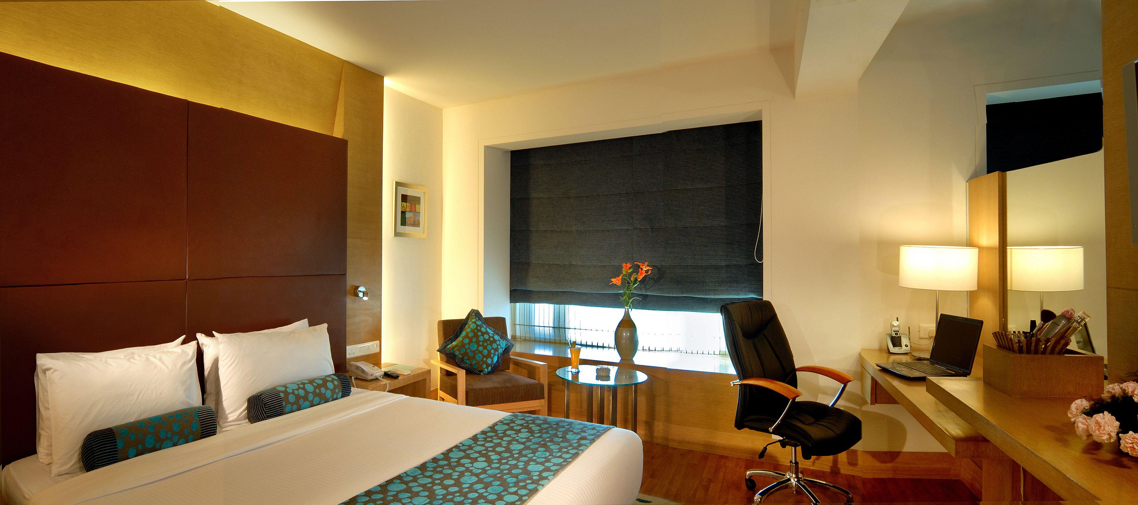 Radisson Goregaon 4*