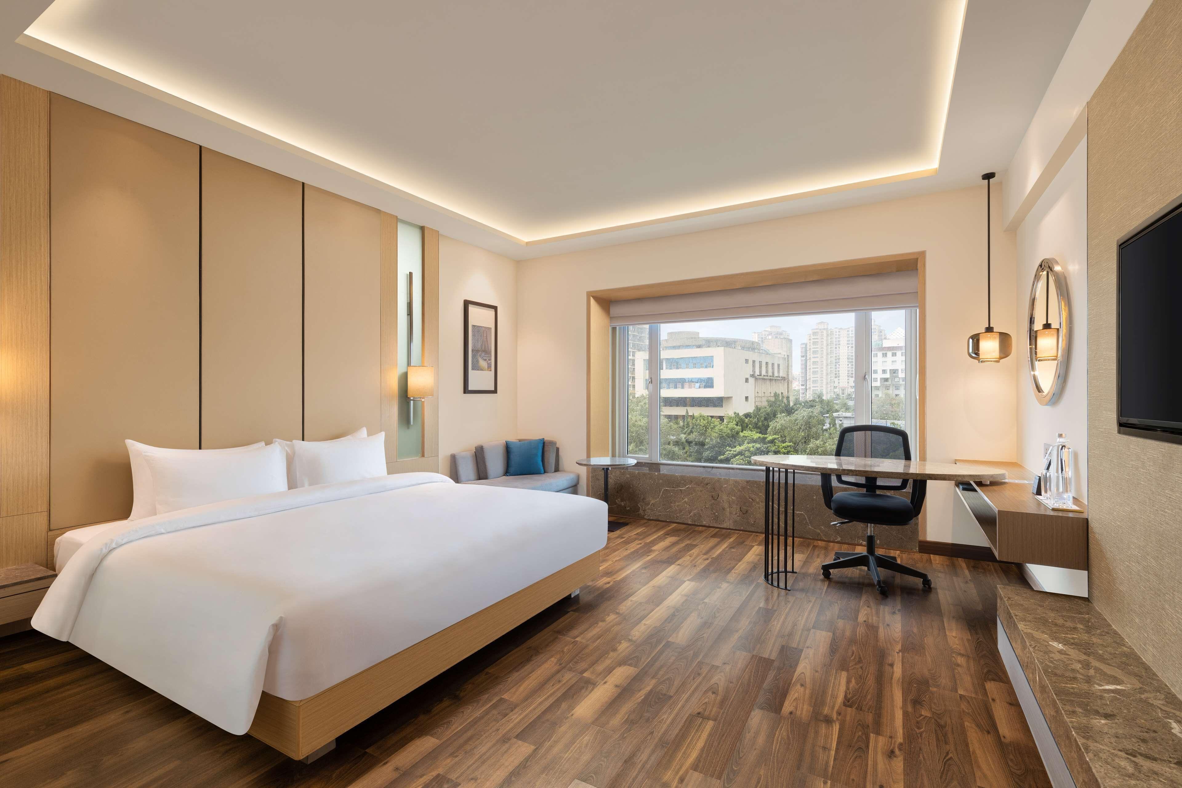 Radisson Goregaon Hotel 4*