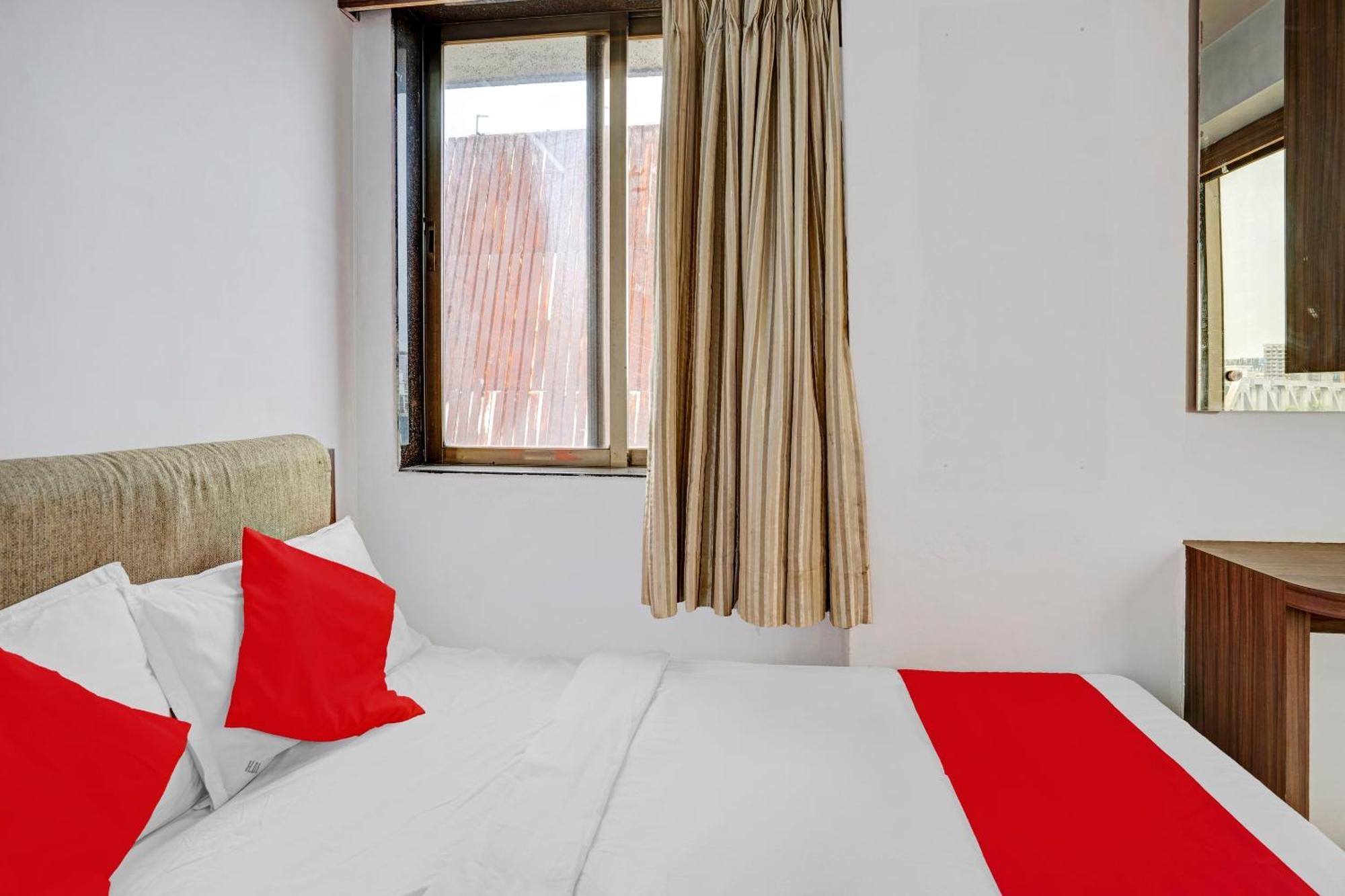 O Delight Near Andheri Railway Station Hotel 4*