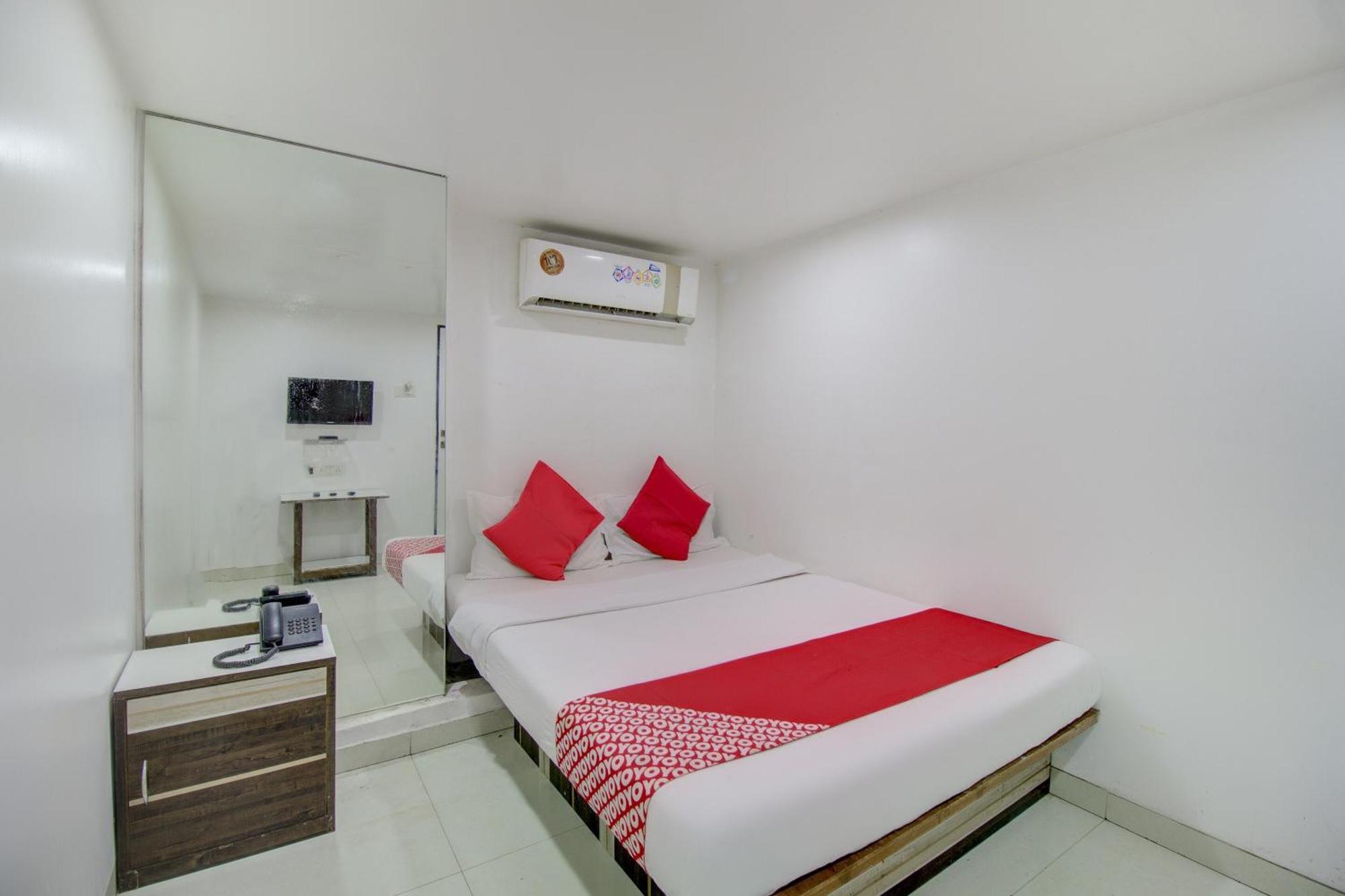 Fabhotel Blue Light Hotel 3*