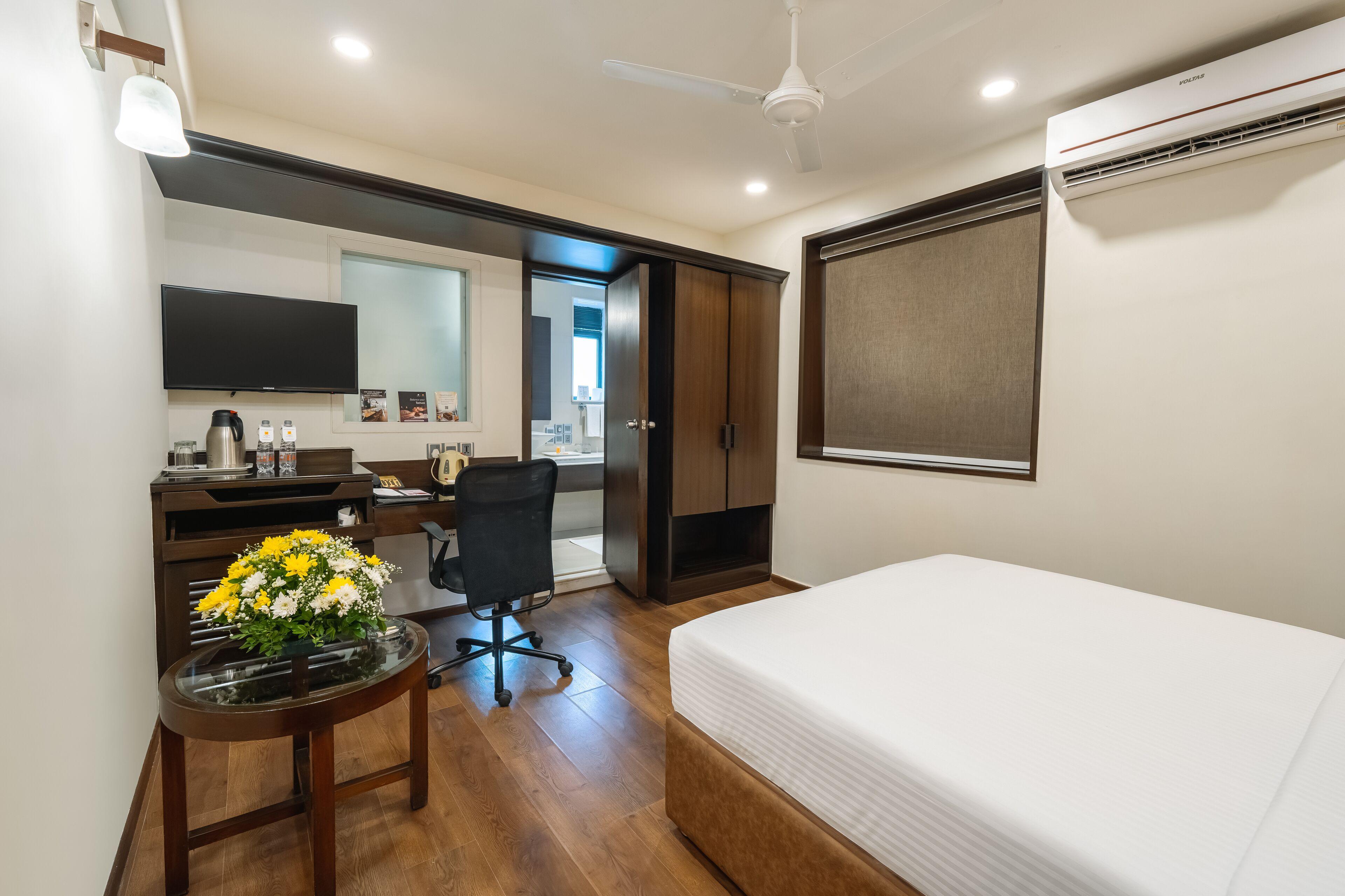 Hotel The Shalimar Hotel, Kemps Corner 4*